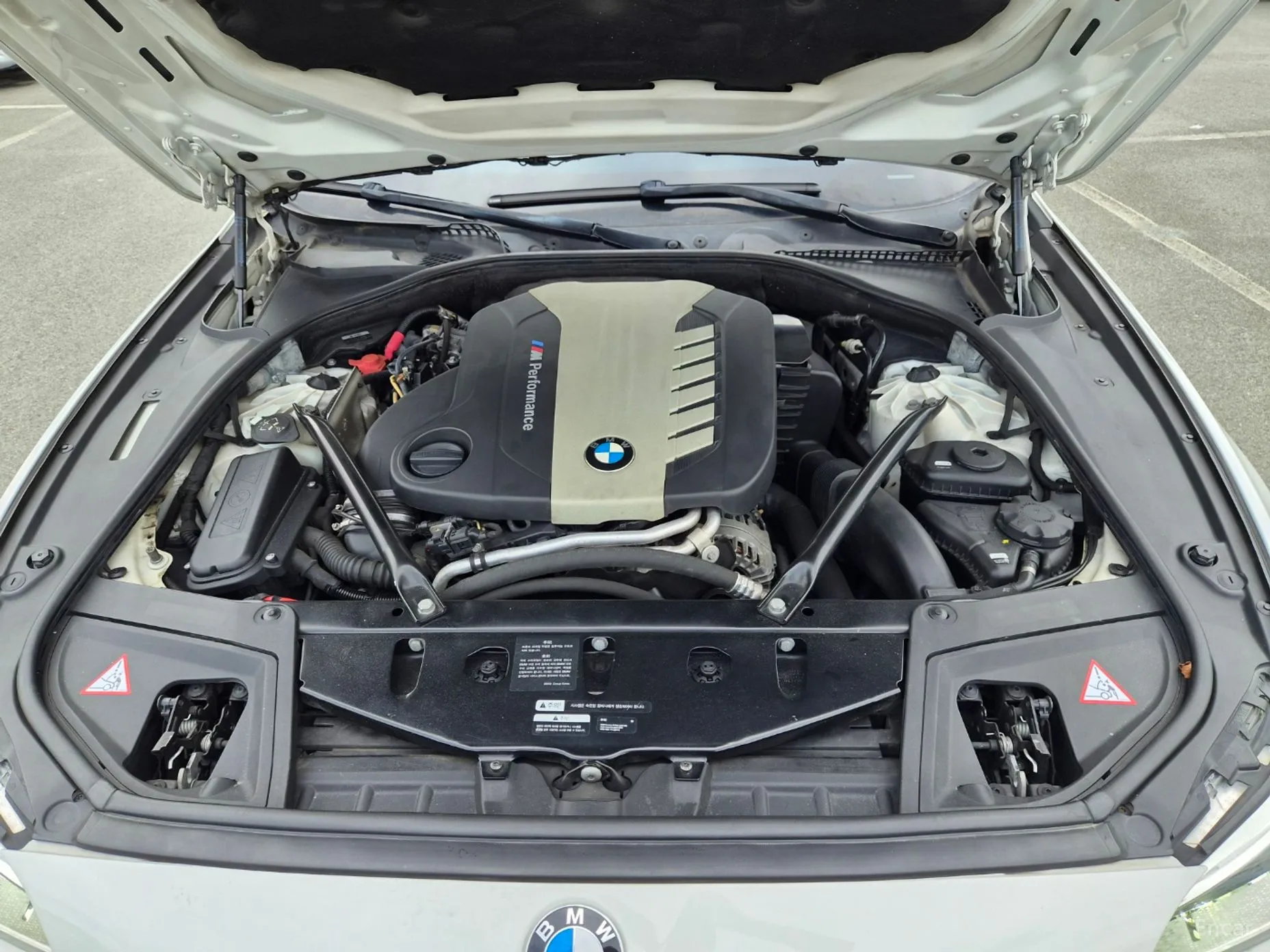 BMW 5 Series (F10) превью 17