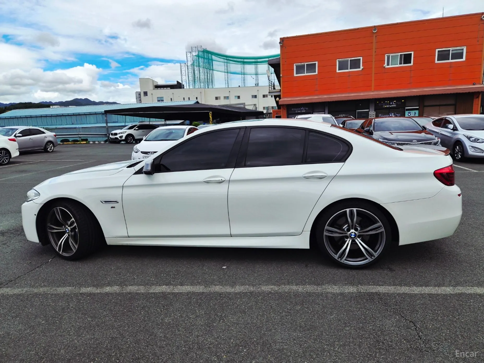 BMW 5 Series (F10) превью 5