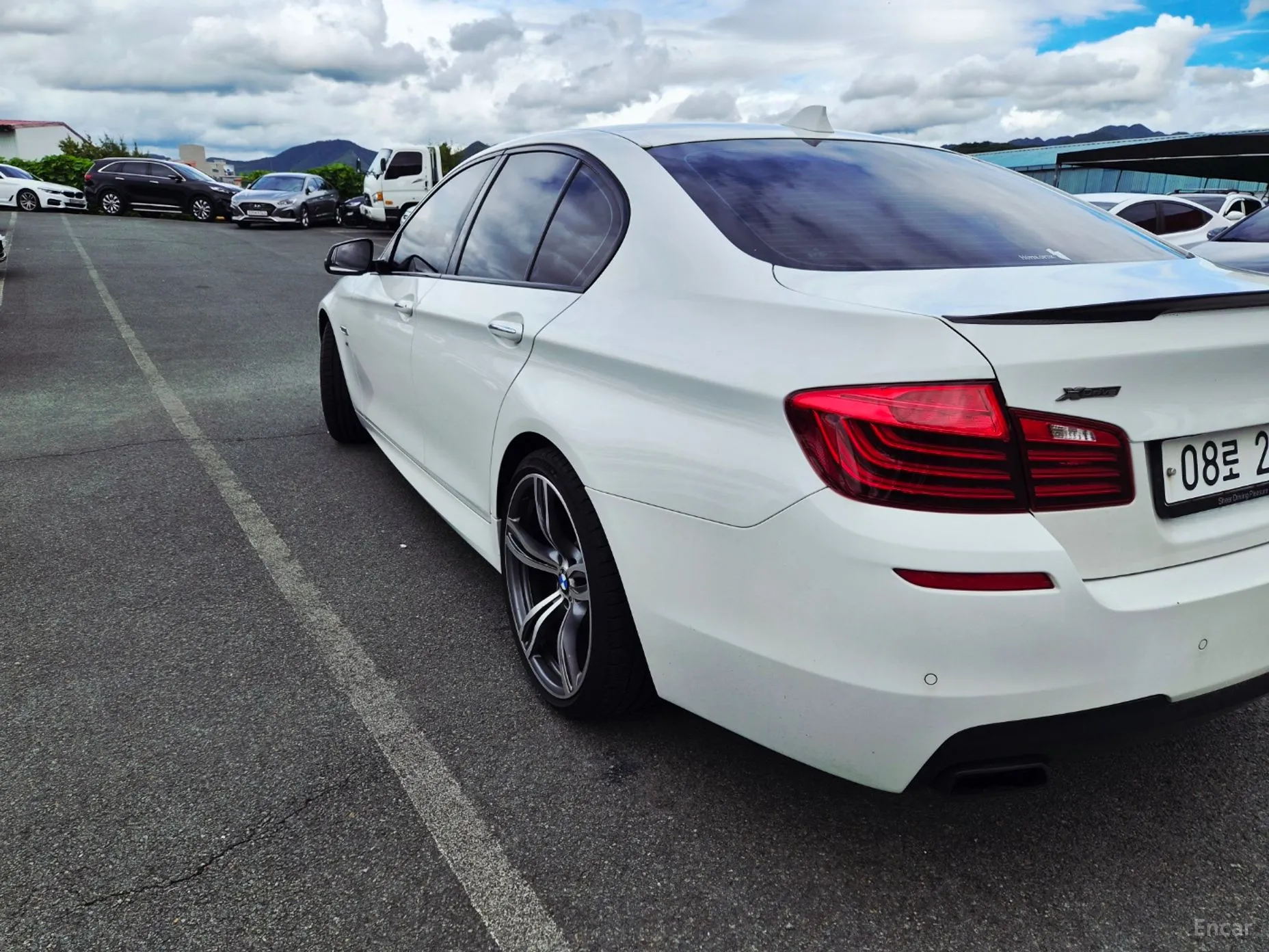 BMW 5 Series (F10) превью 8