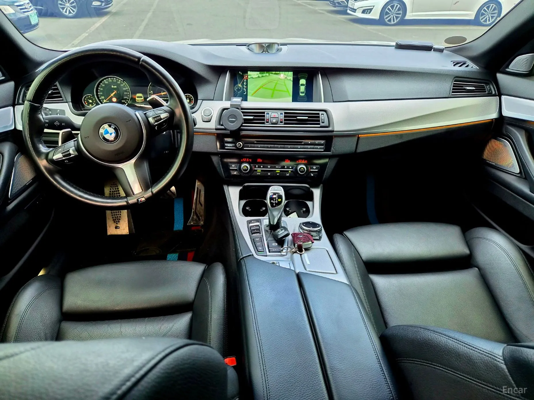 BMW 5 Series (F10) превью 9