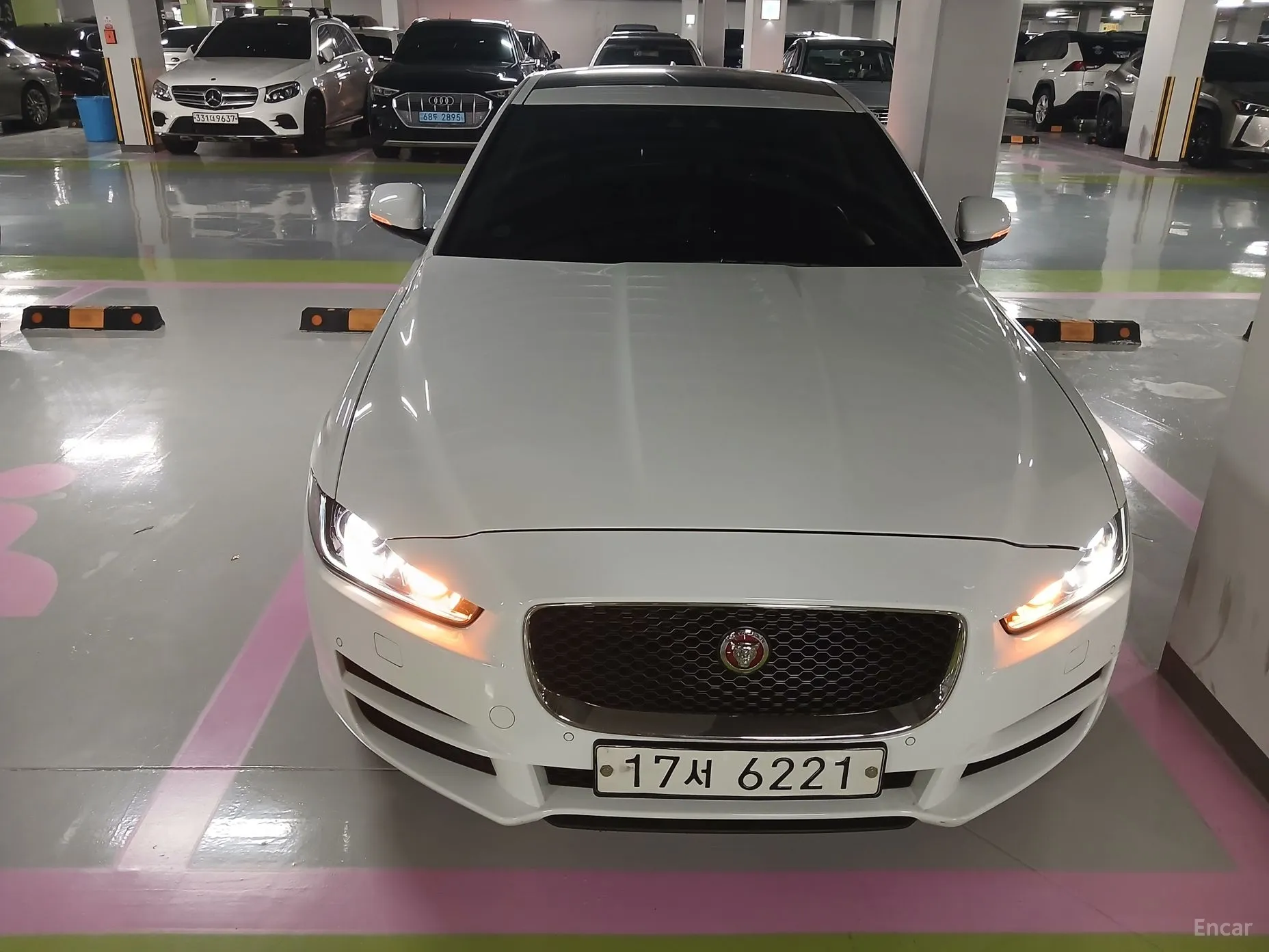 Jaguar XE