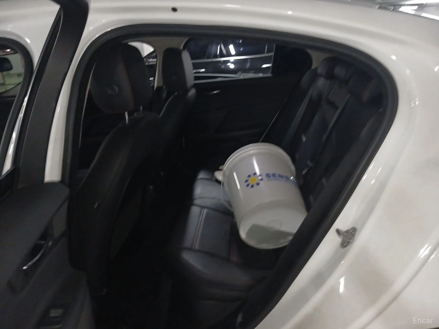 Jaguar XE превью 13