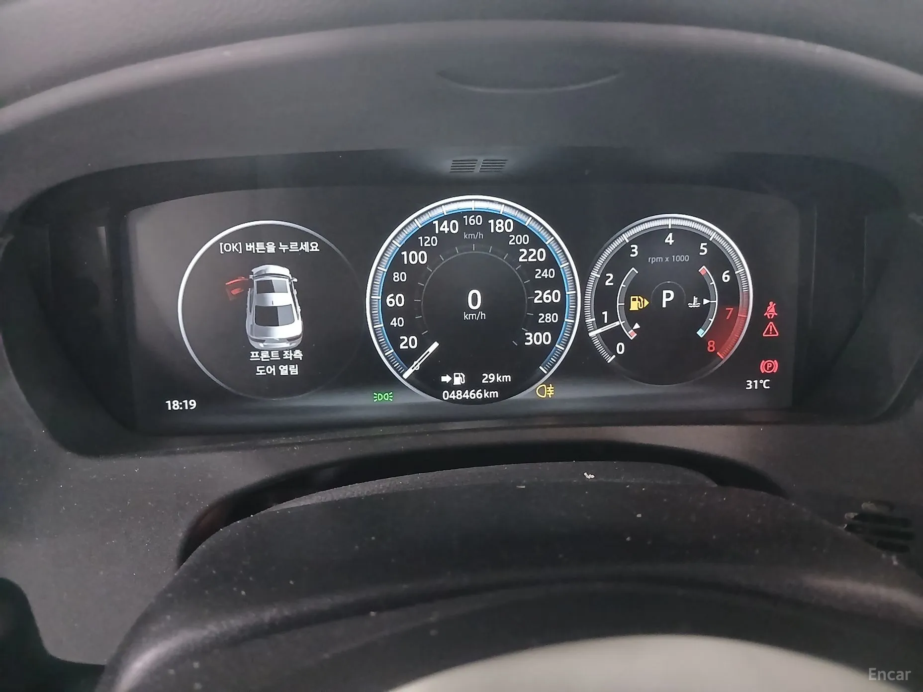 Jaguar XE превью 8