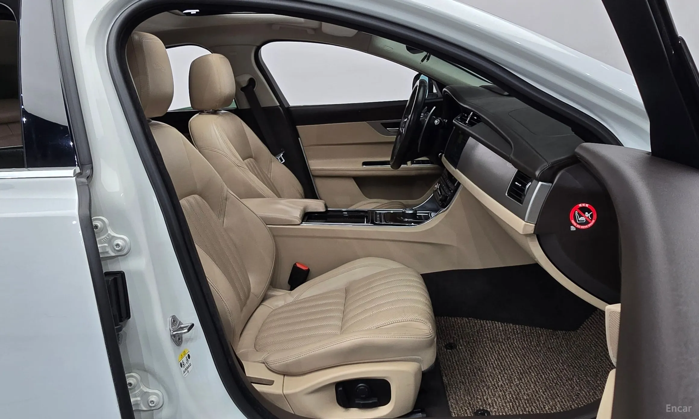 Jaguar XF (x260) превью 11