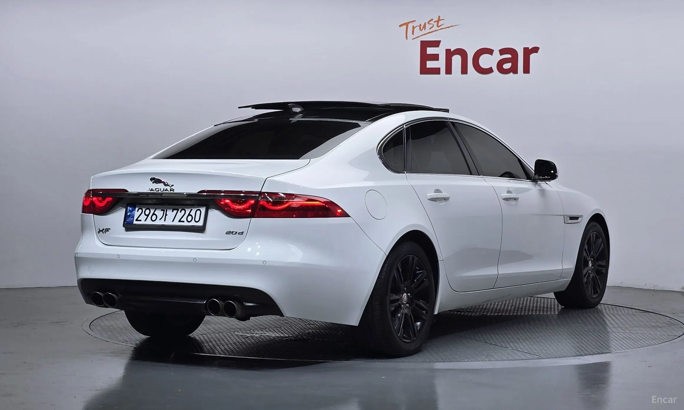 Jaguar XF (x260)