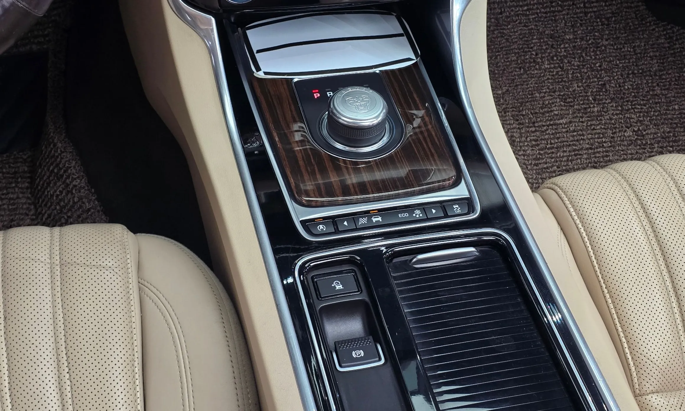 Jaguar XF (x260) превью 9