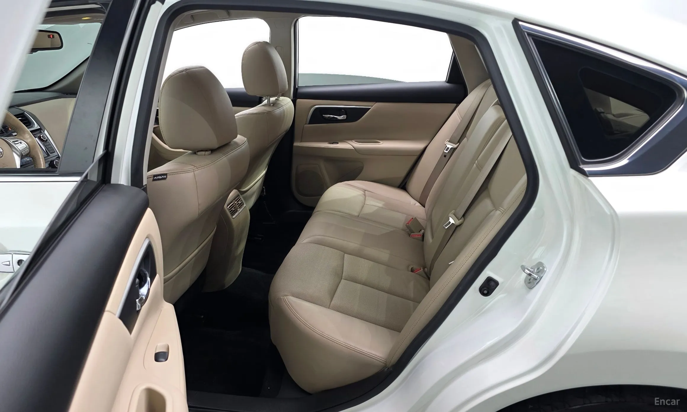 Nissan Altima превью 12