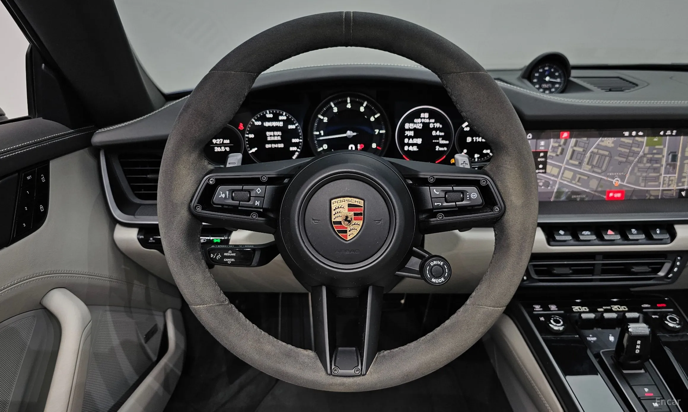 Porsche 911 (992) превью 13