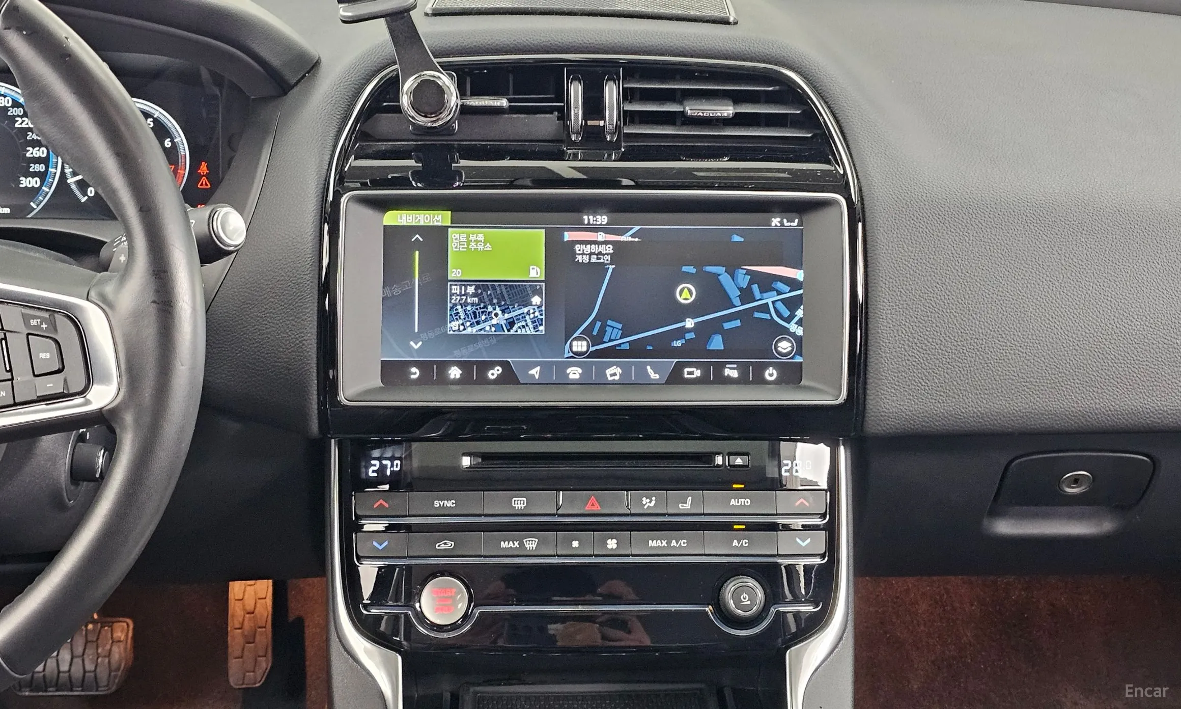 Jaguar XE превью 14