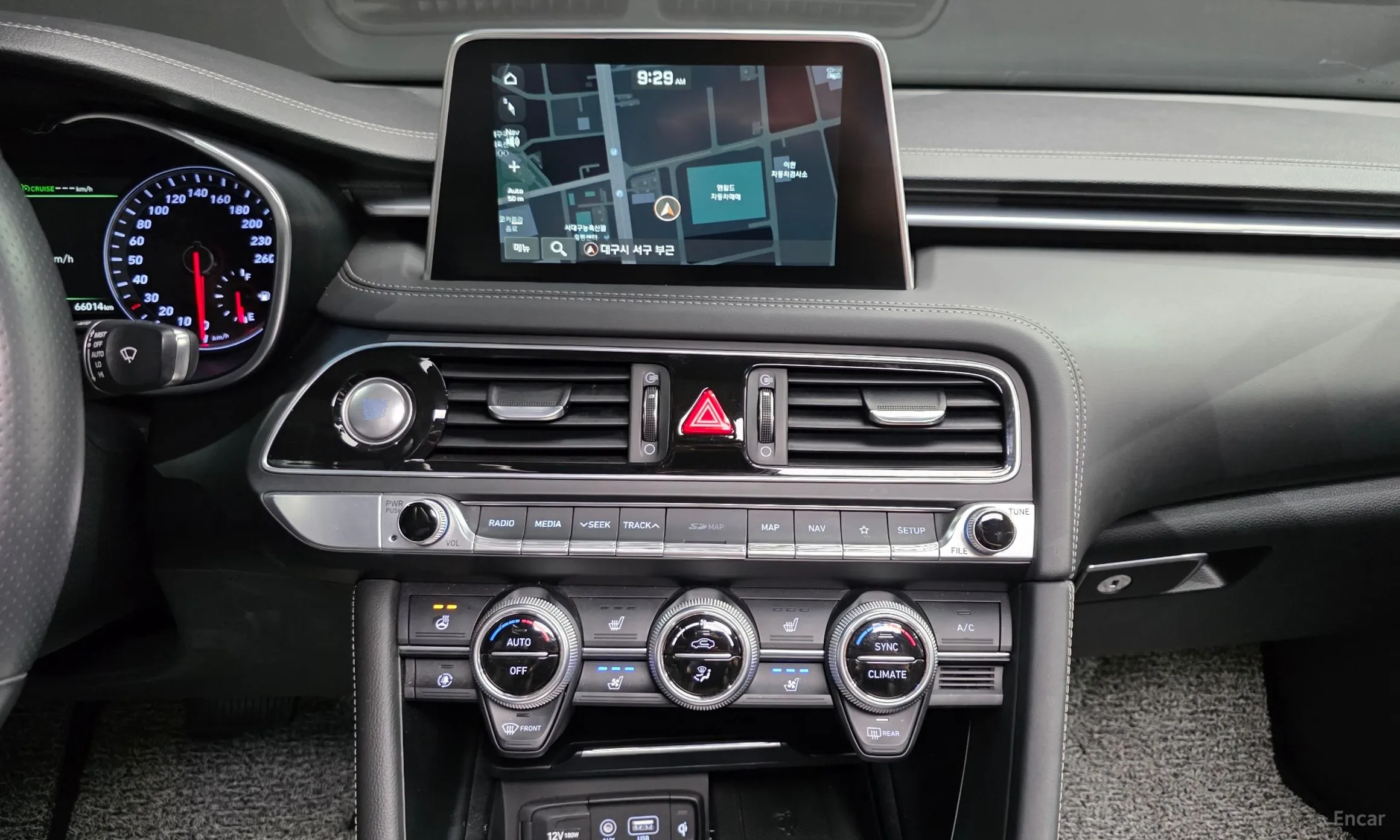 Genesis G70 превью 12
