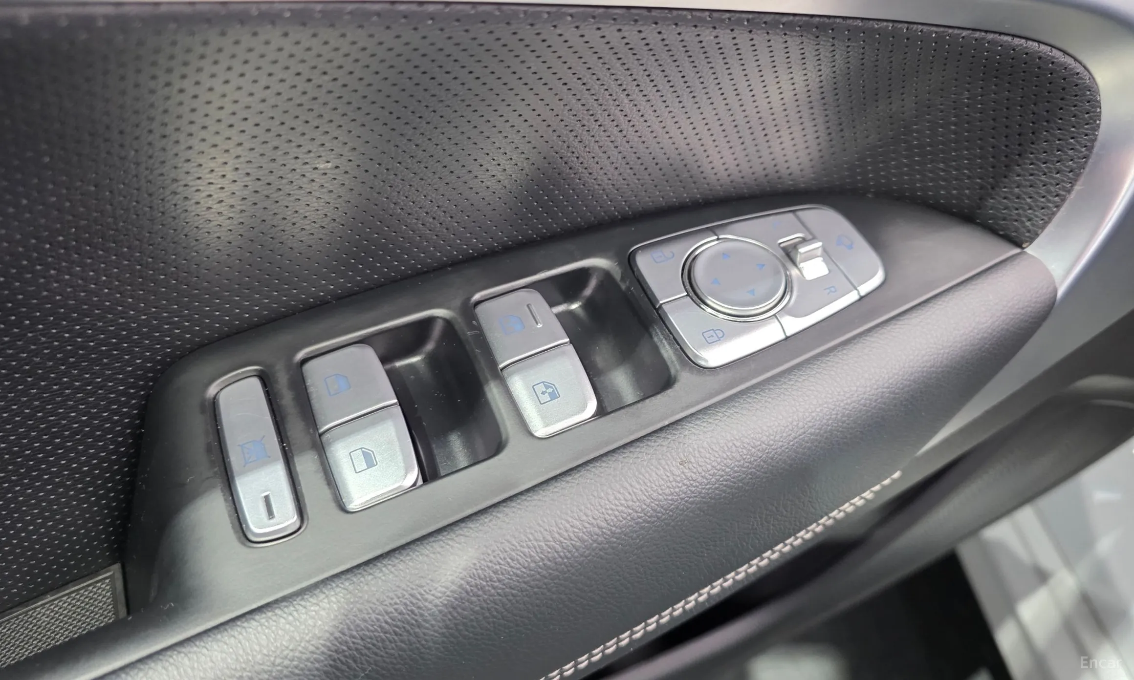 Genesis G70 превью 19