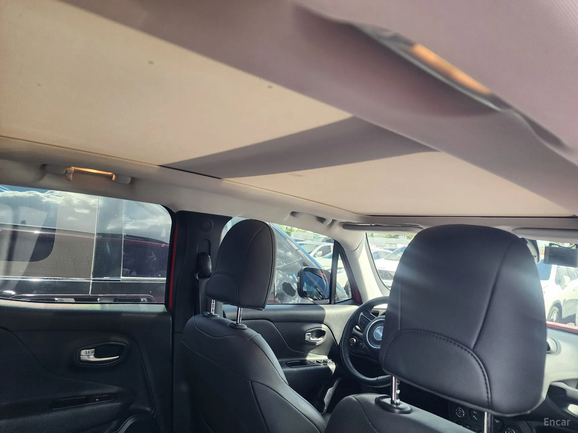Jeep Renegade превью 10