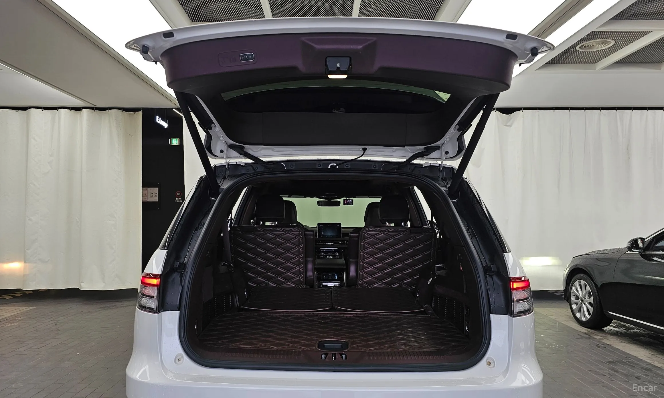 Lincoln Aviator 2nd Generation превью 20