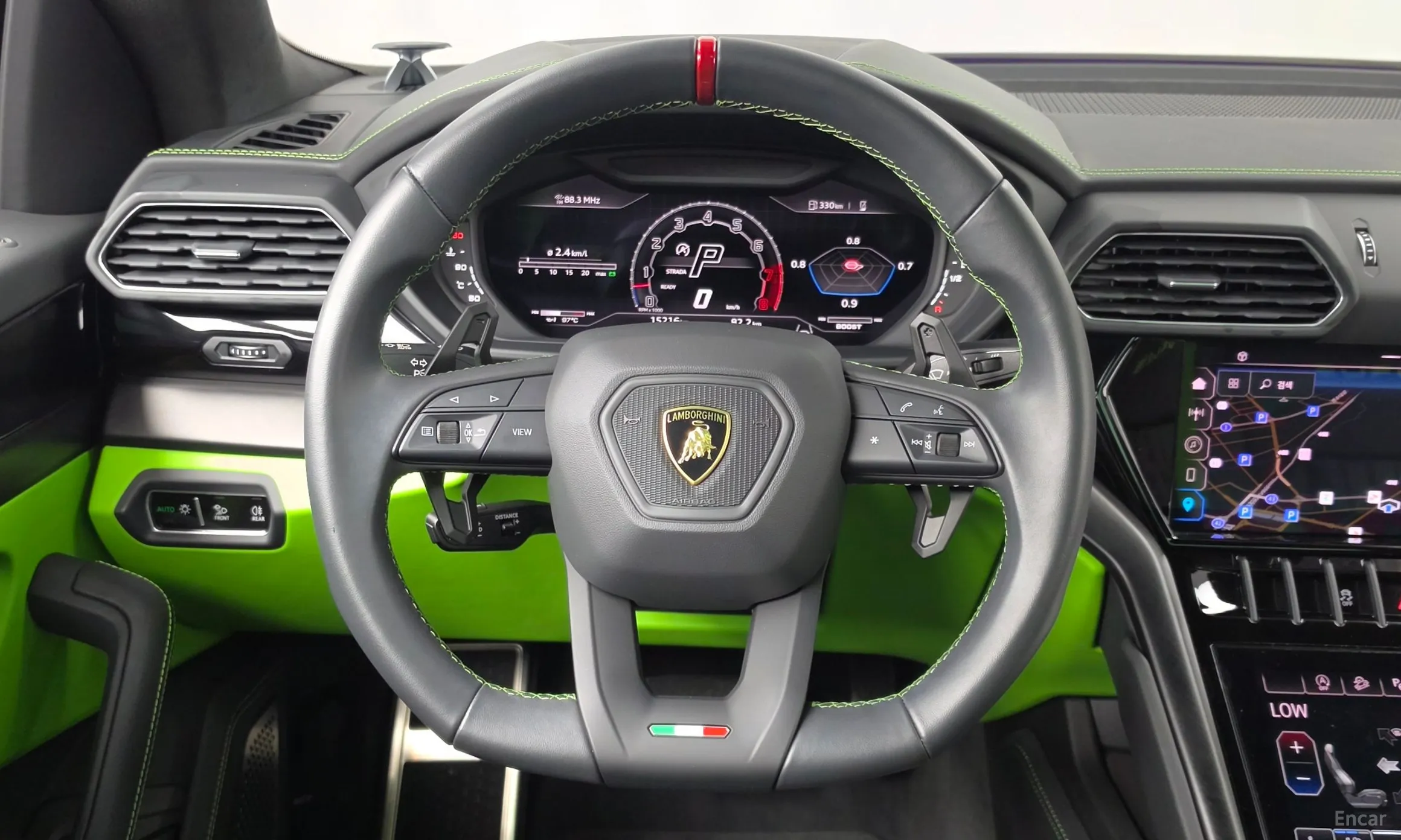 Lamborghini Urus превью 13