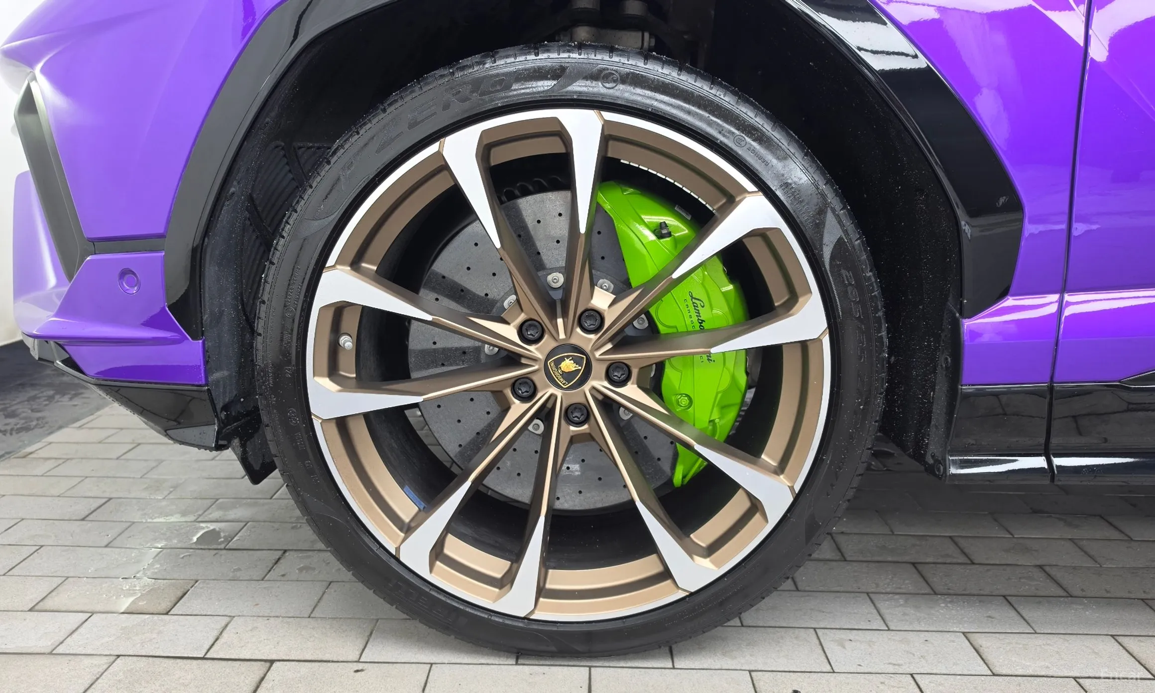 Lamborghini Urus превью 5