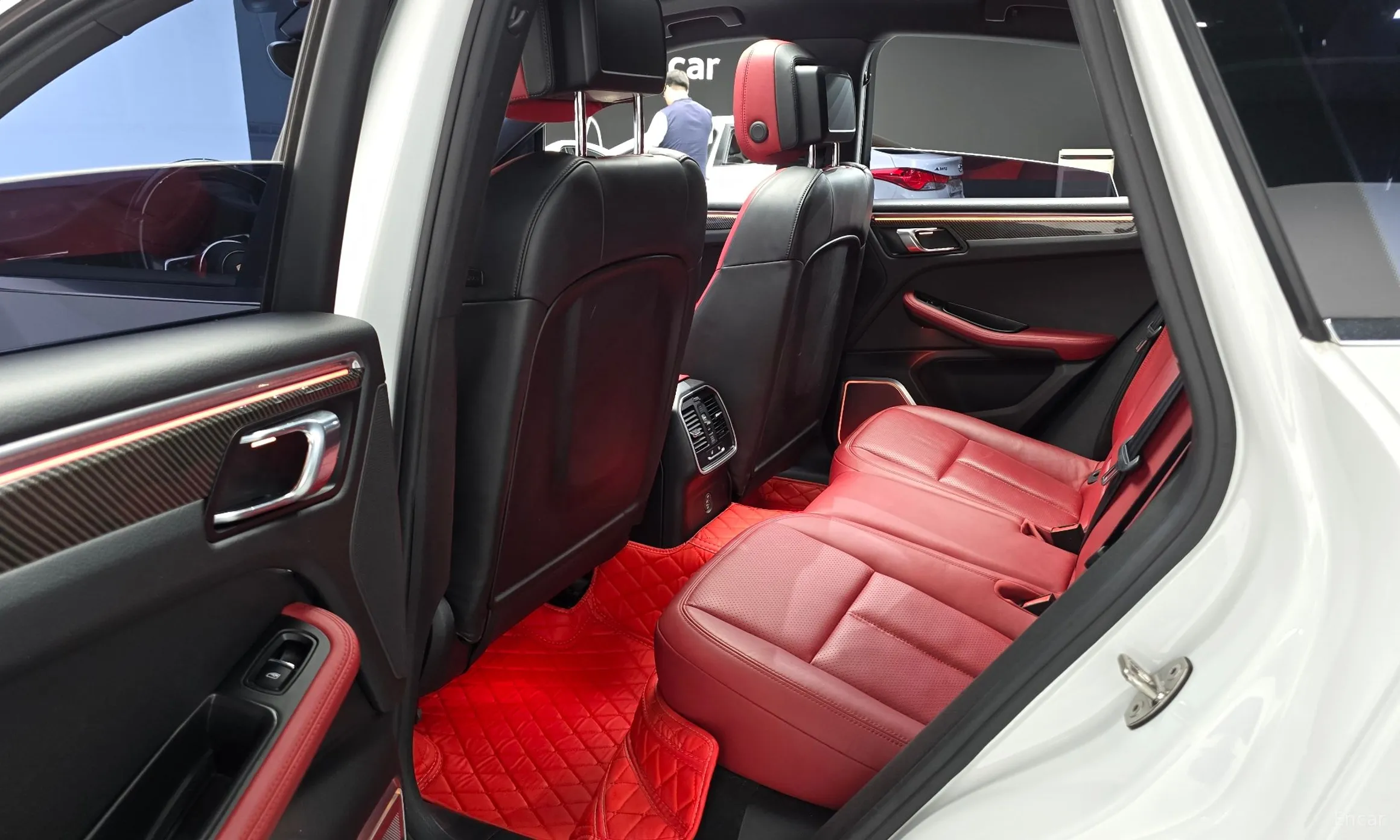 Porsche Macan превью 11