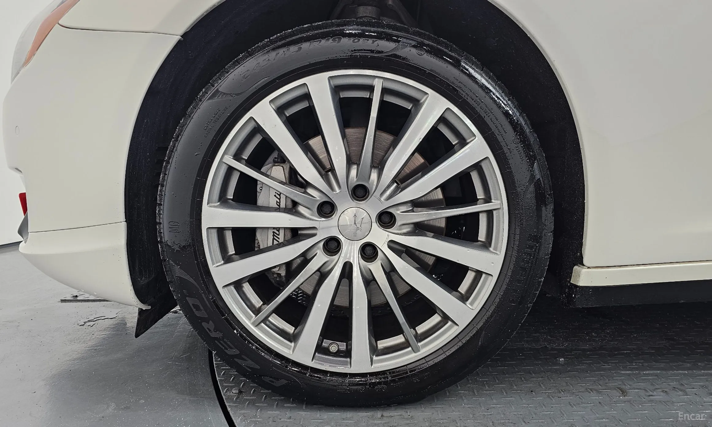 Maserati Quattroporte превью 5