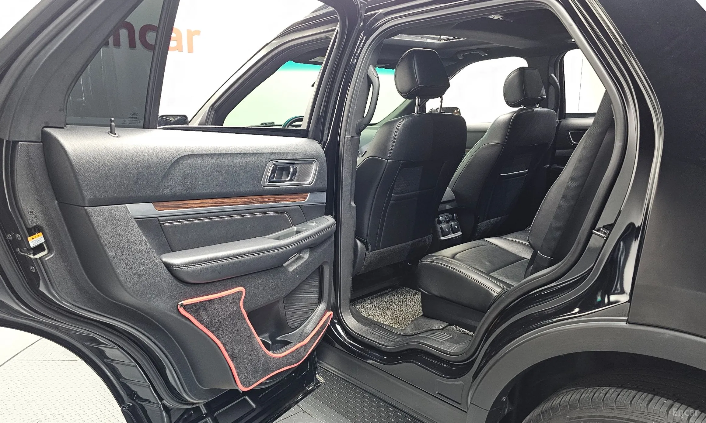 Ford Explorer превью 12
