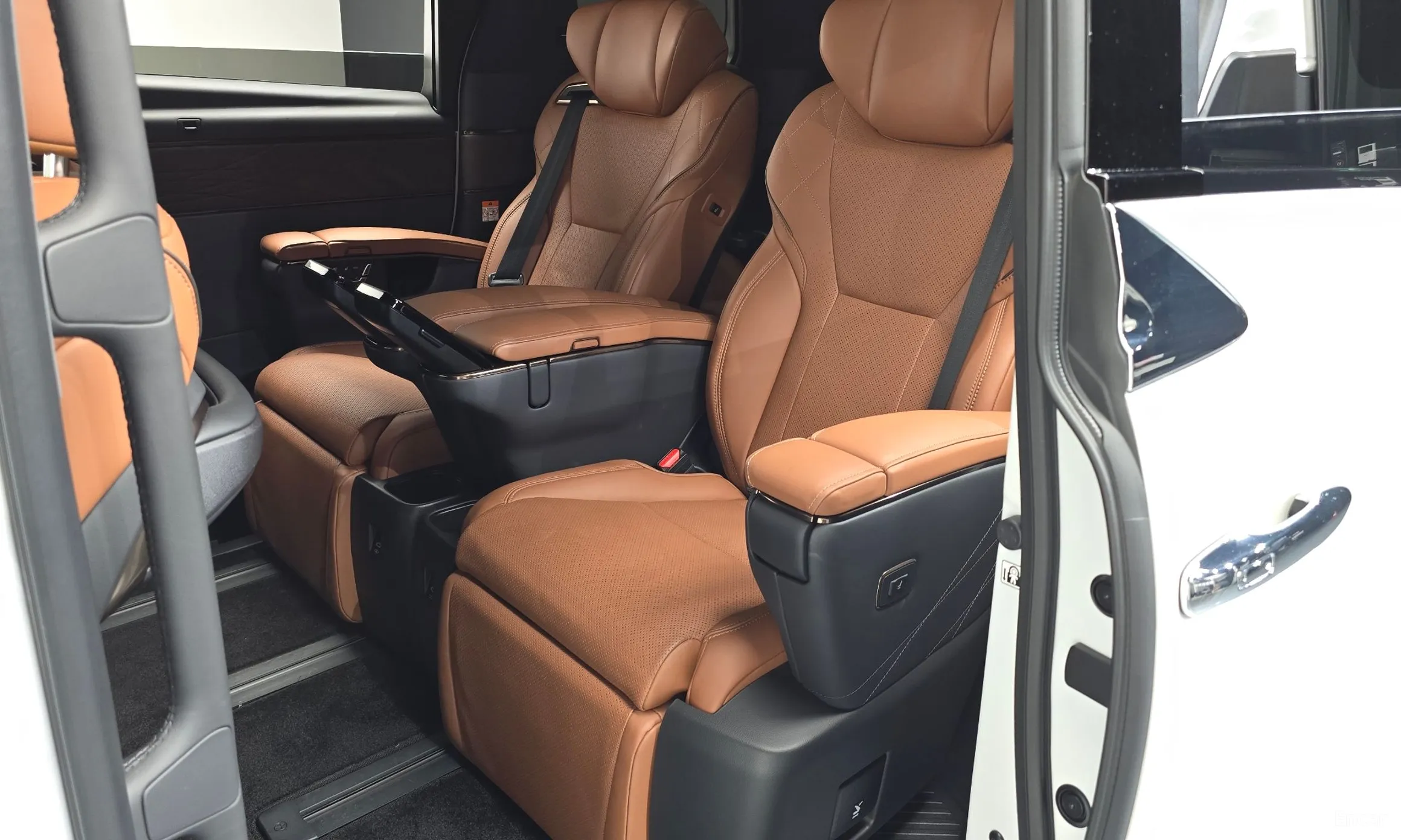 Toyota Alphard 4th Generation превью 11
