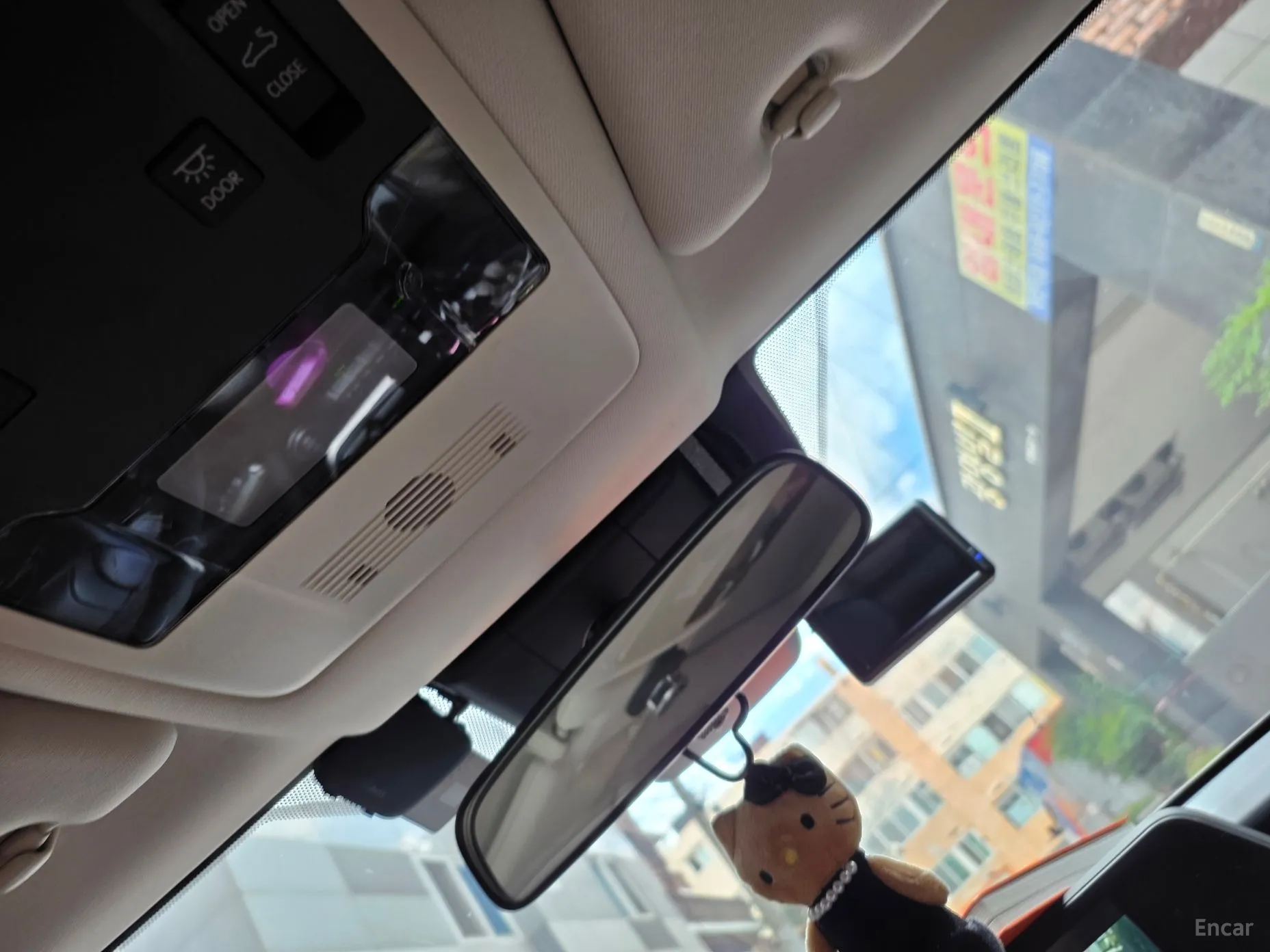 Lexus UX250h превью 19