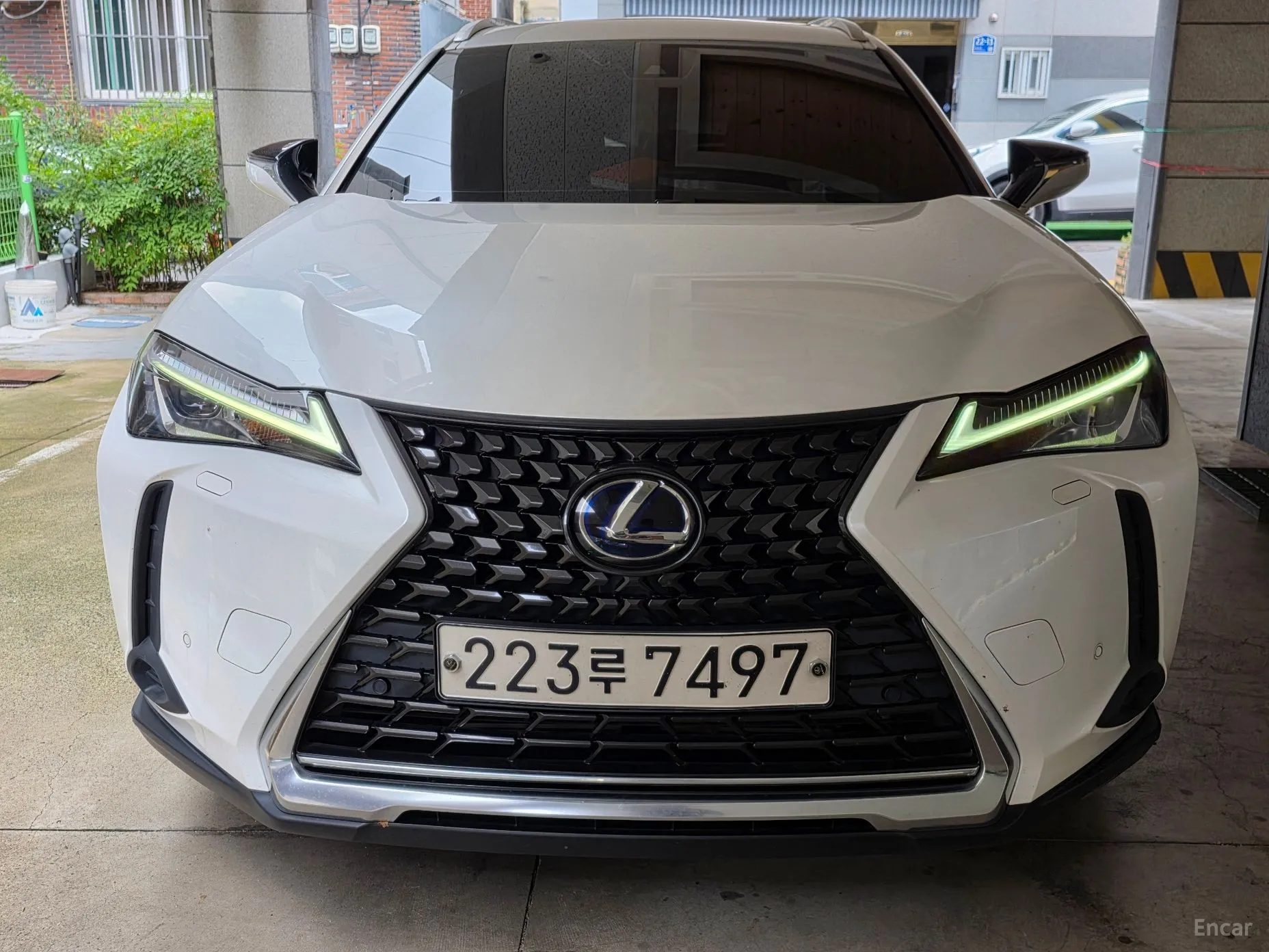 Lexus UX250h превью 5