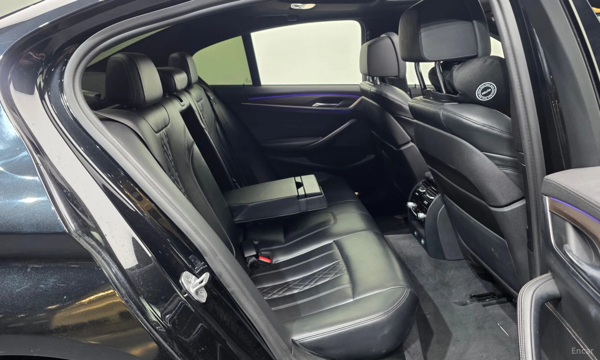 BMW 5 Series (G30) превью 12