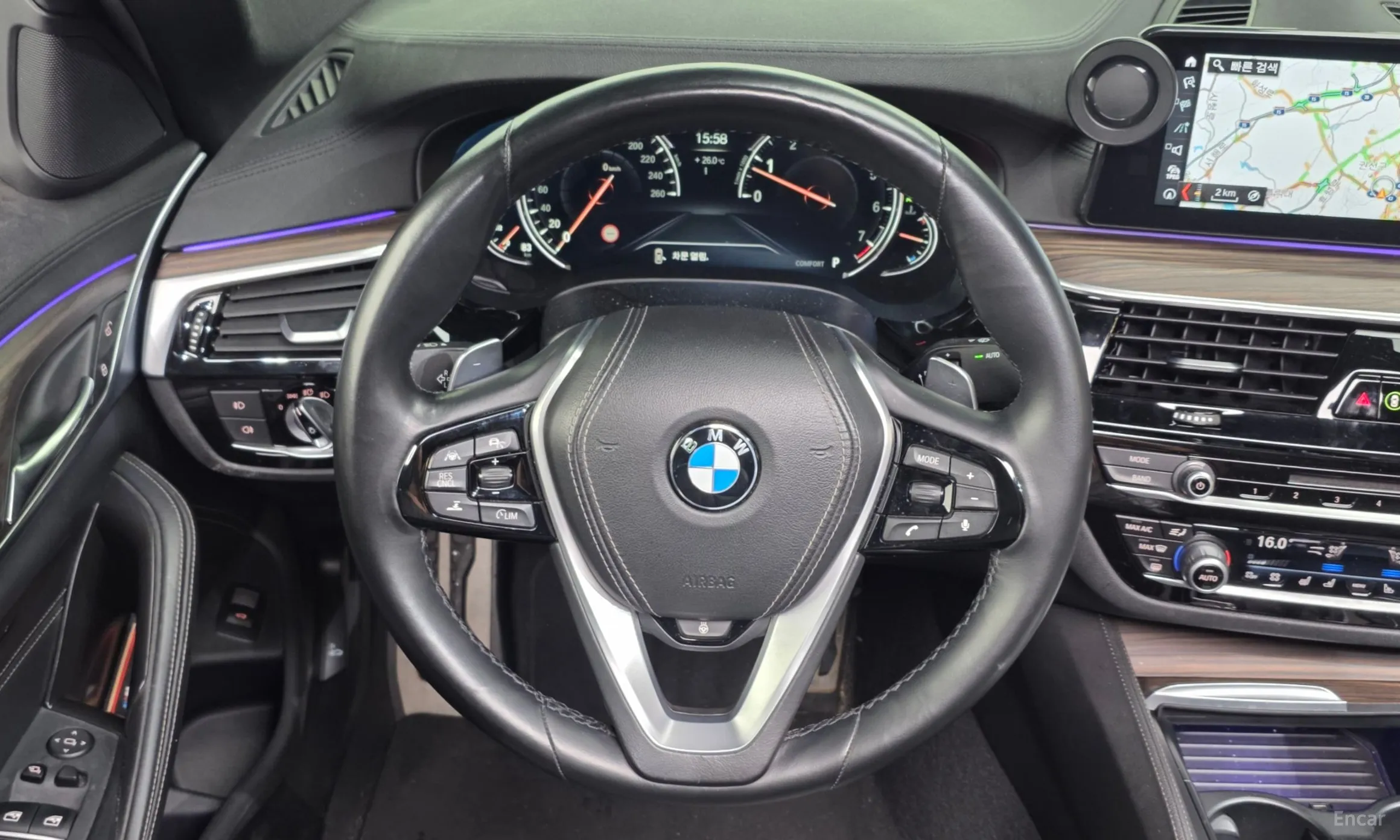 BMW 5 Series (G30) превью 13