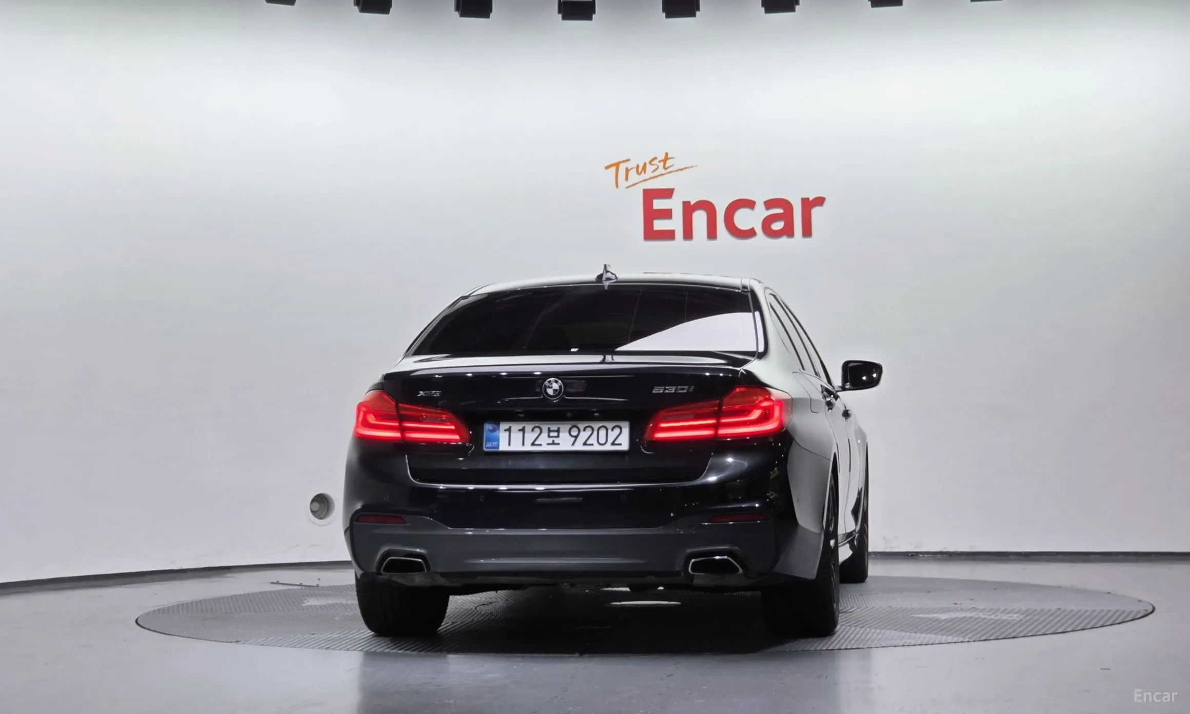 BMW 5 Series (G30) превью 4