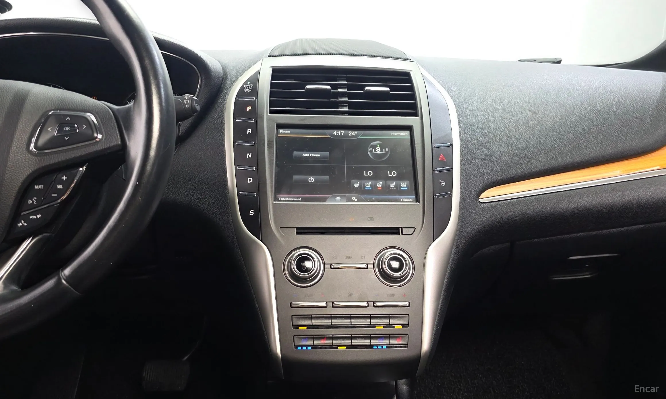 Lincoln MKC превью 14