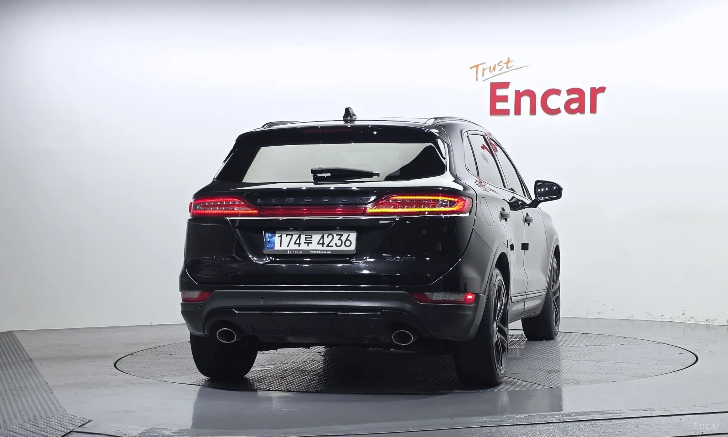Lincoln MKC превью 4