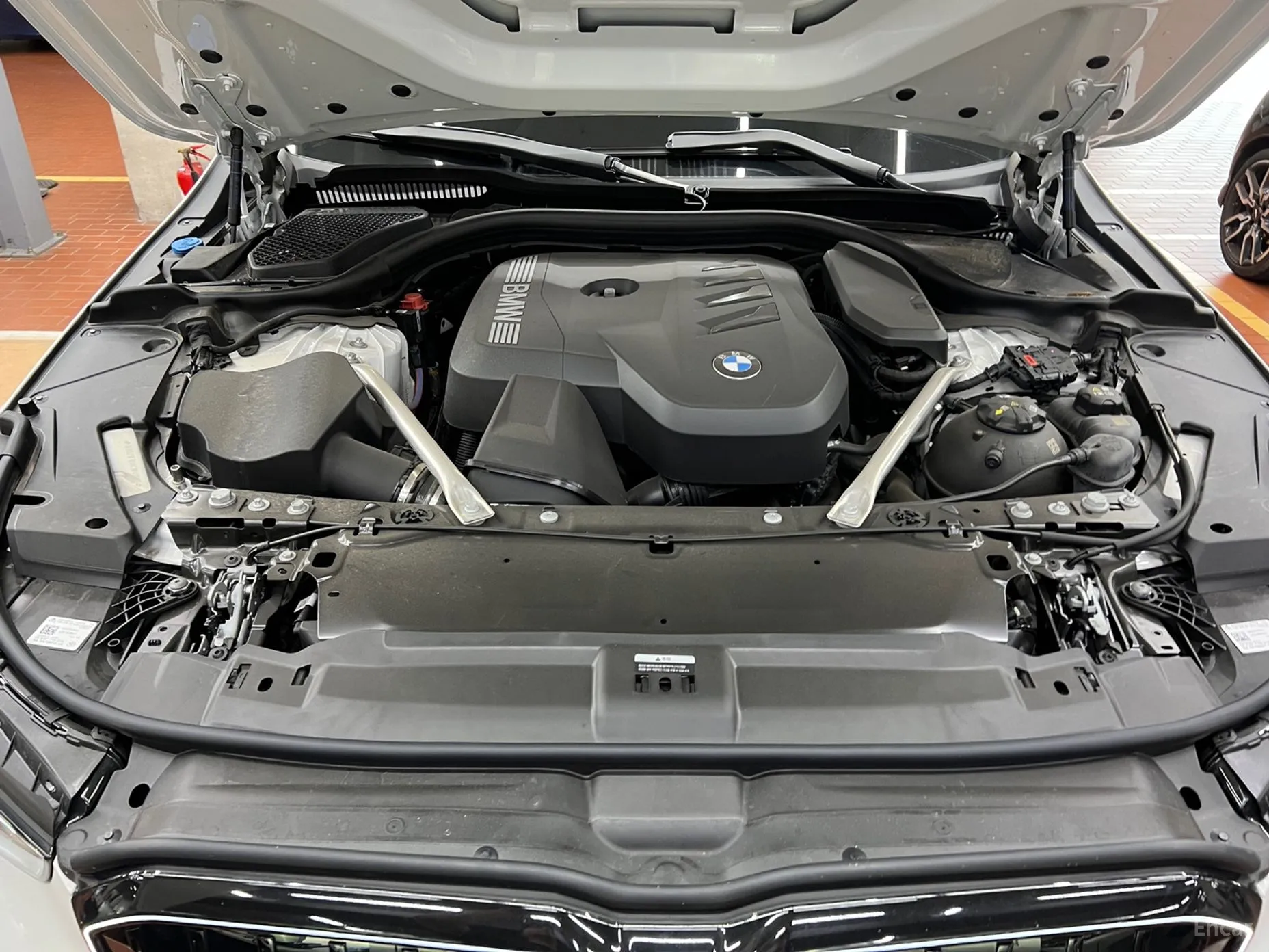 BMW 5 Series (G60) превью 6