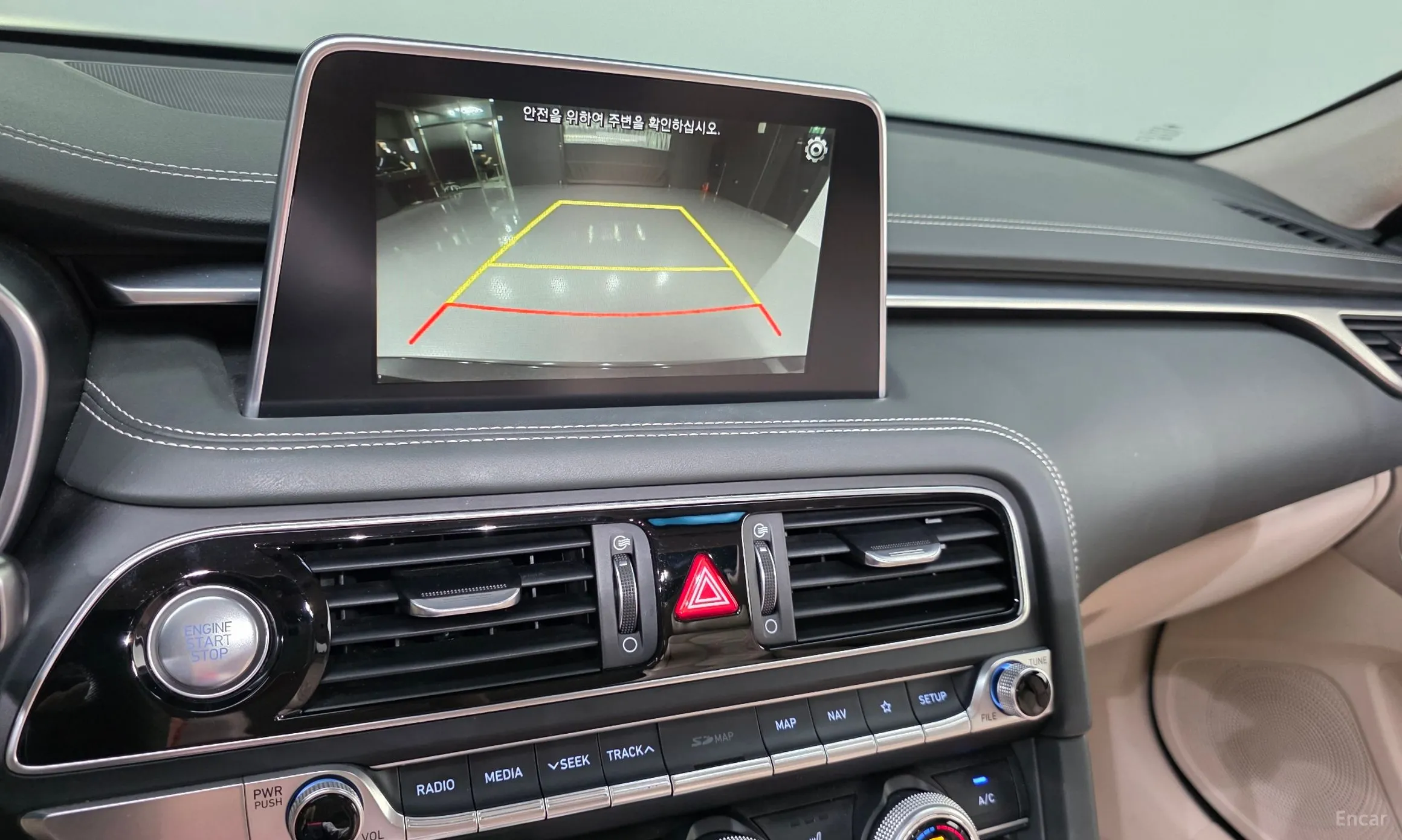 Genesis G70 превью 18