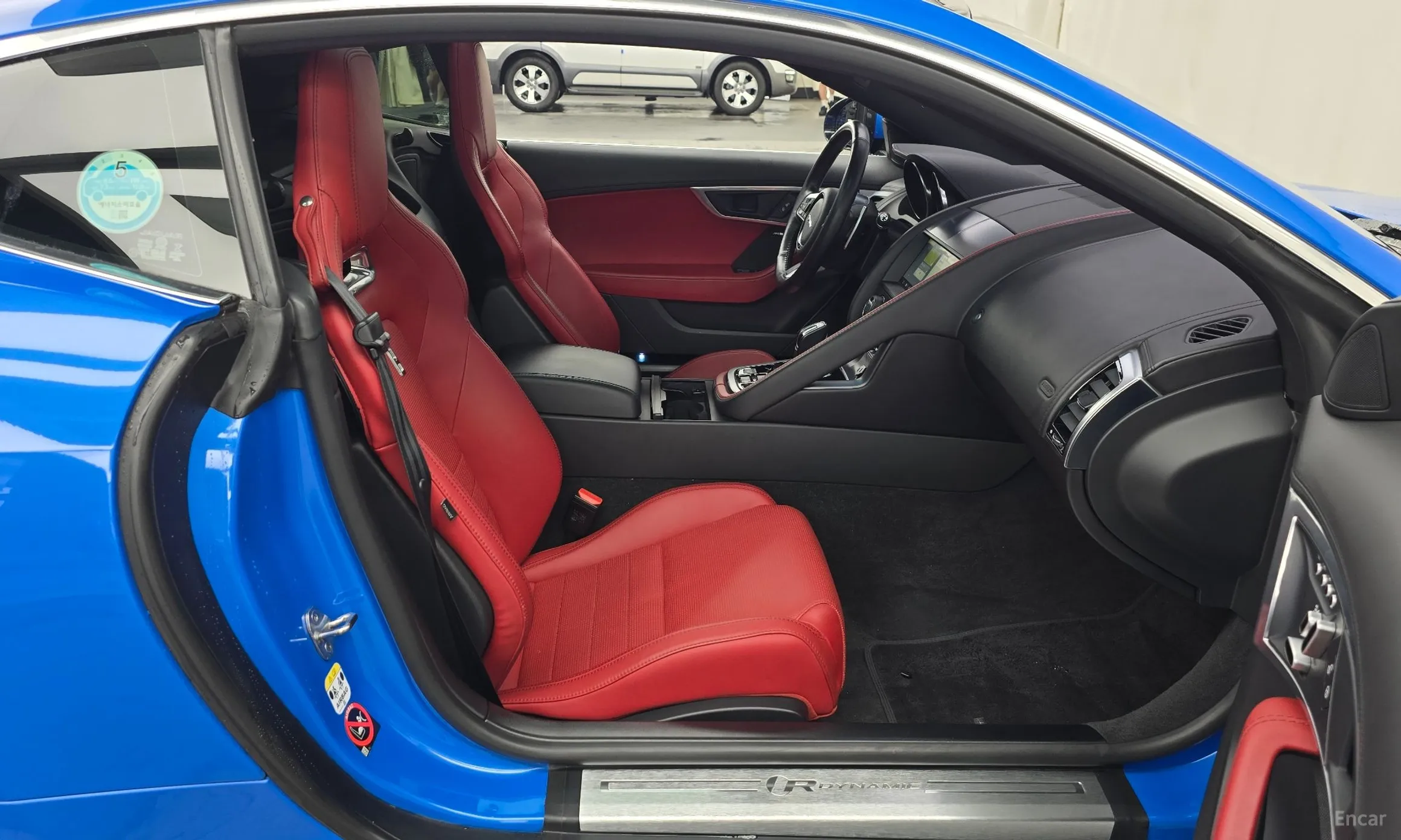 Jaguar F-TYPE превью 11