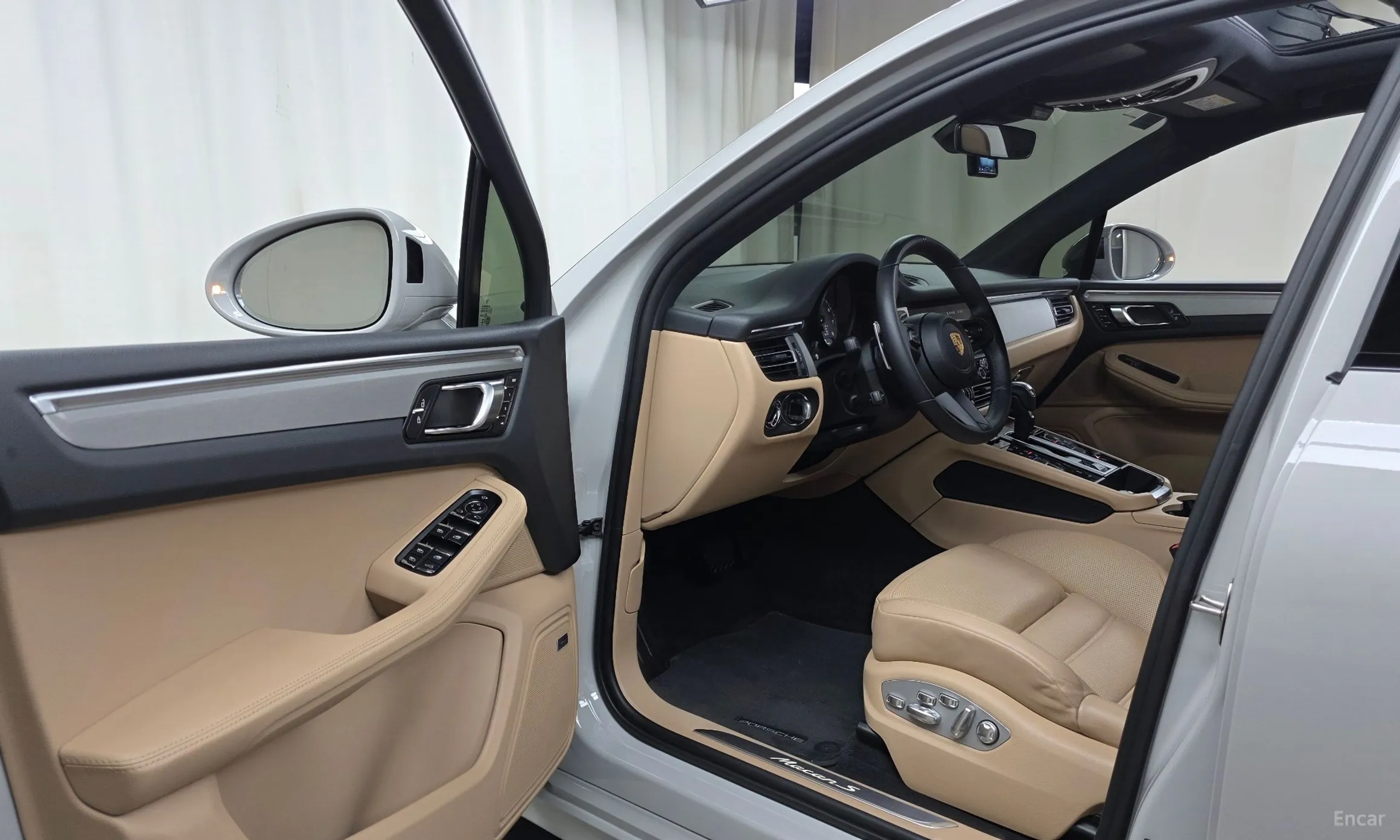 Porsche Macan превью 10