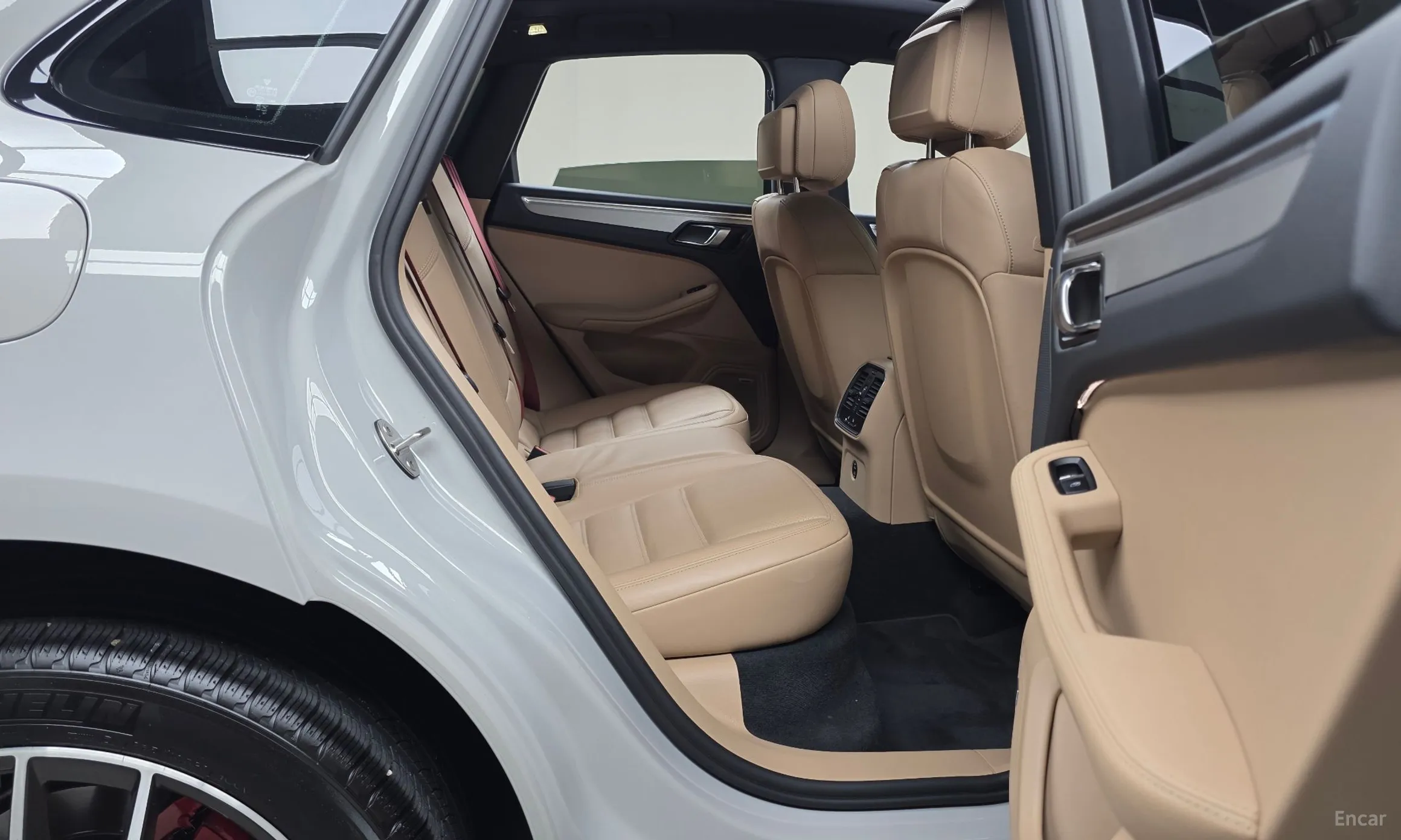 Porsche Macan превью 11