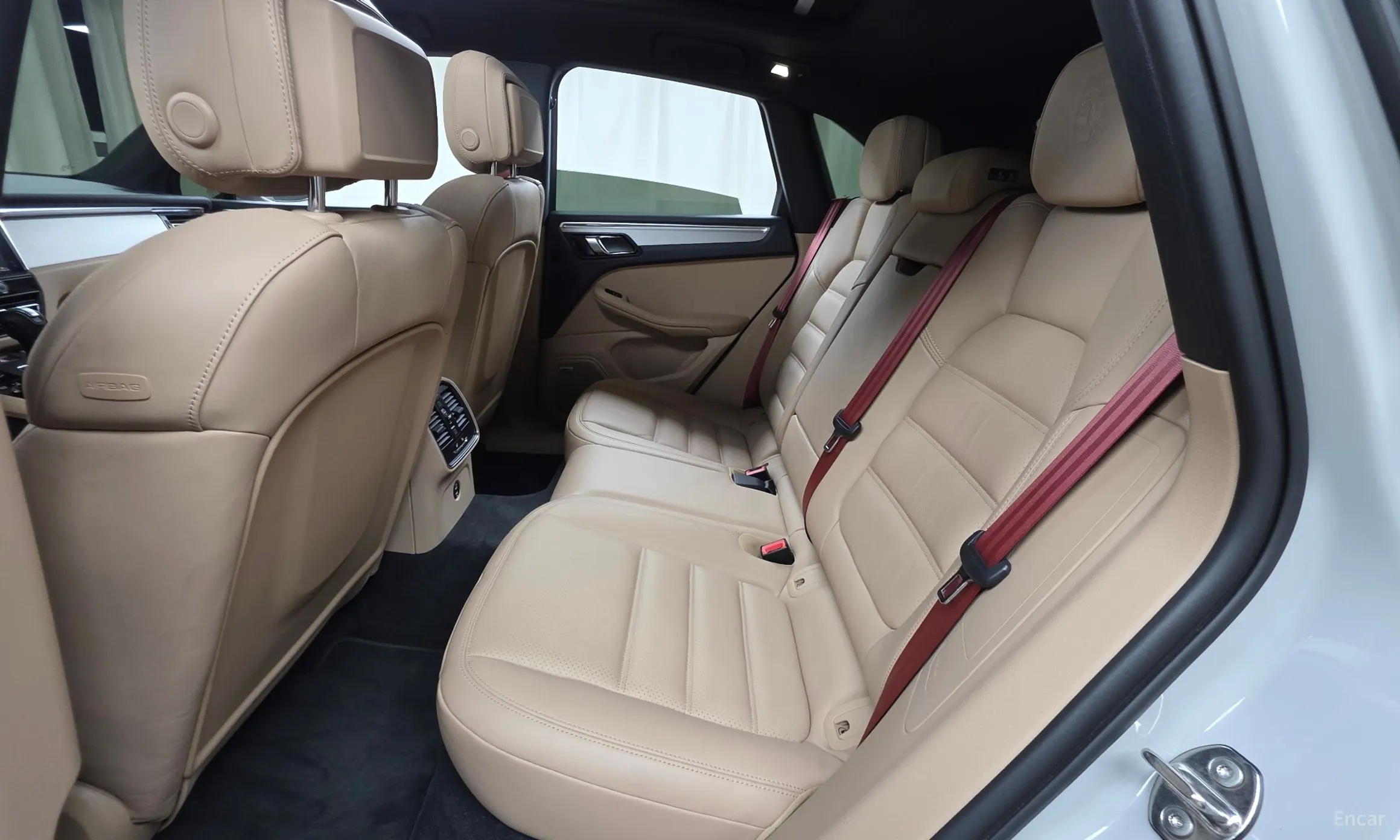 Porsche Macan превью 12