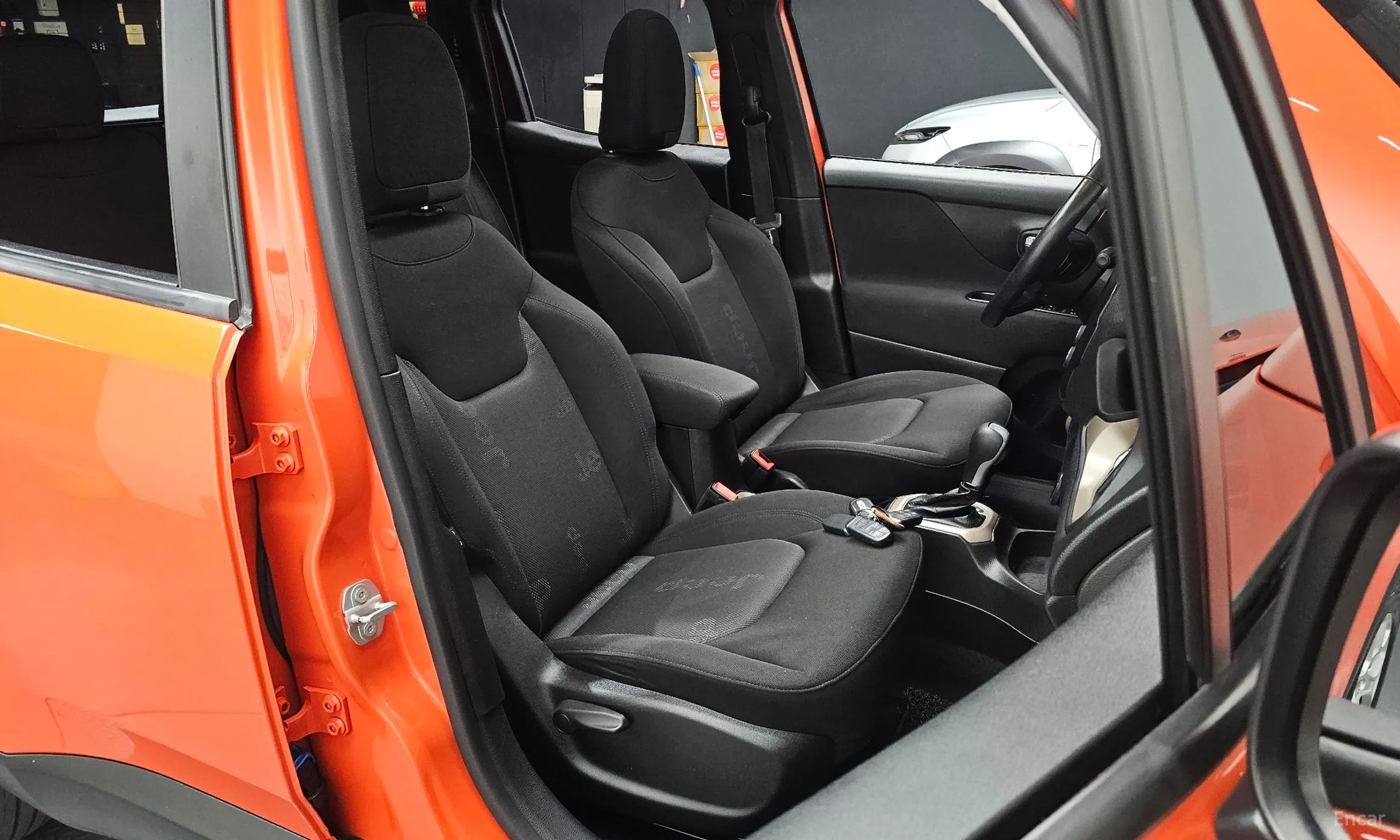 Jeep Renegade превью 10