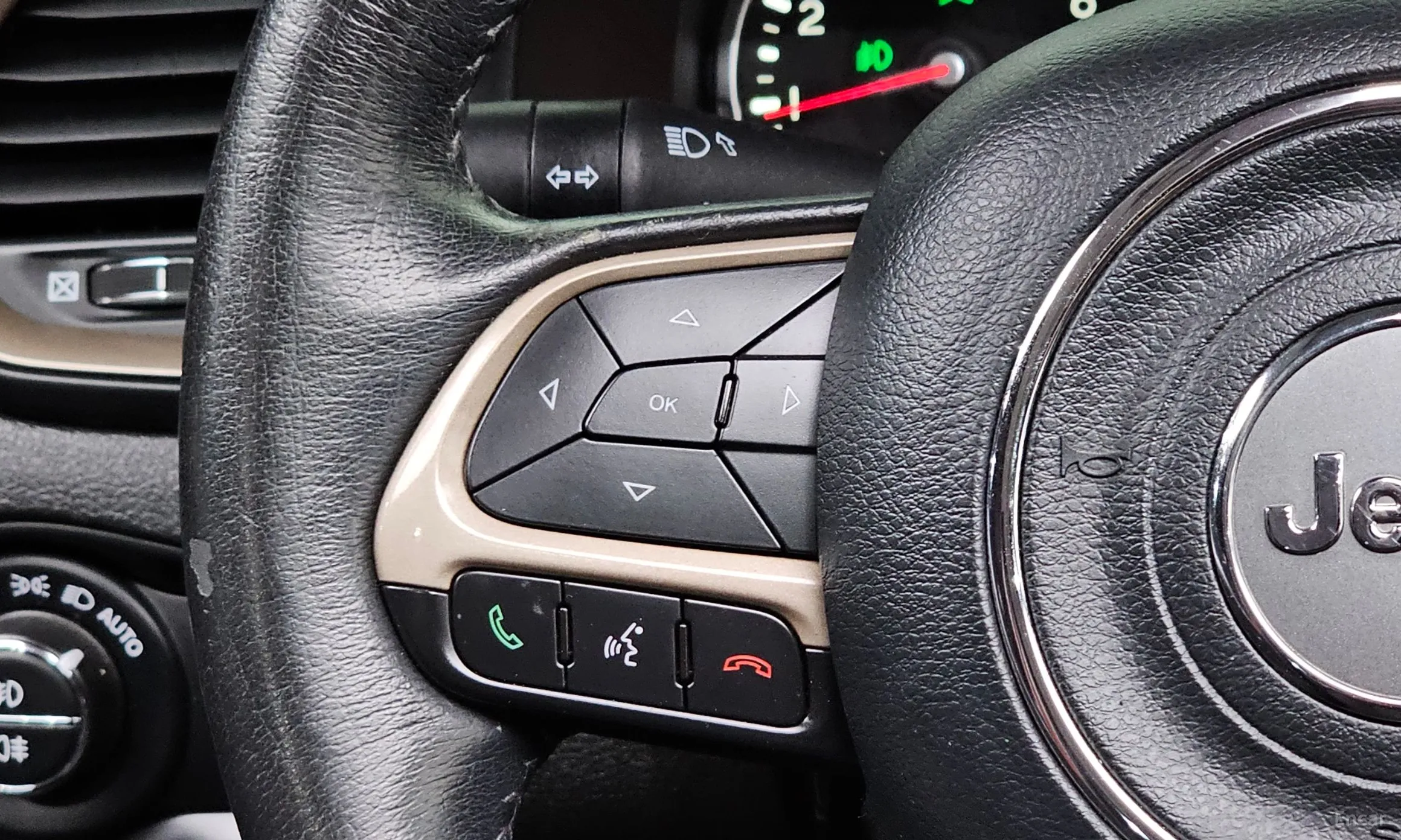 Jeep Renegade превью 16