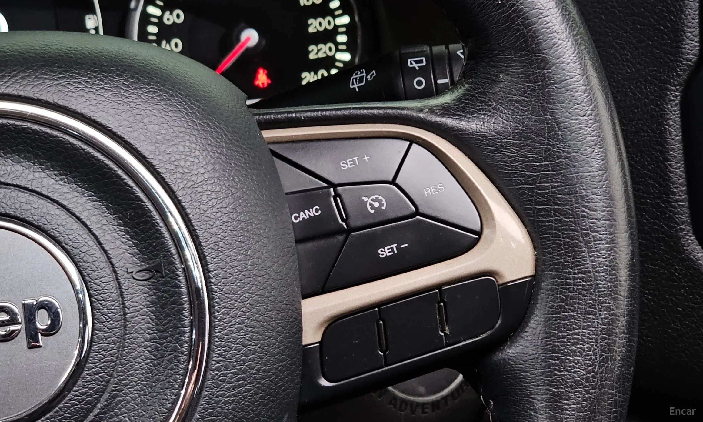 Jeep Renegade превью 17