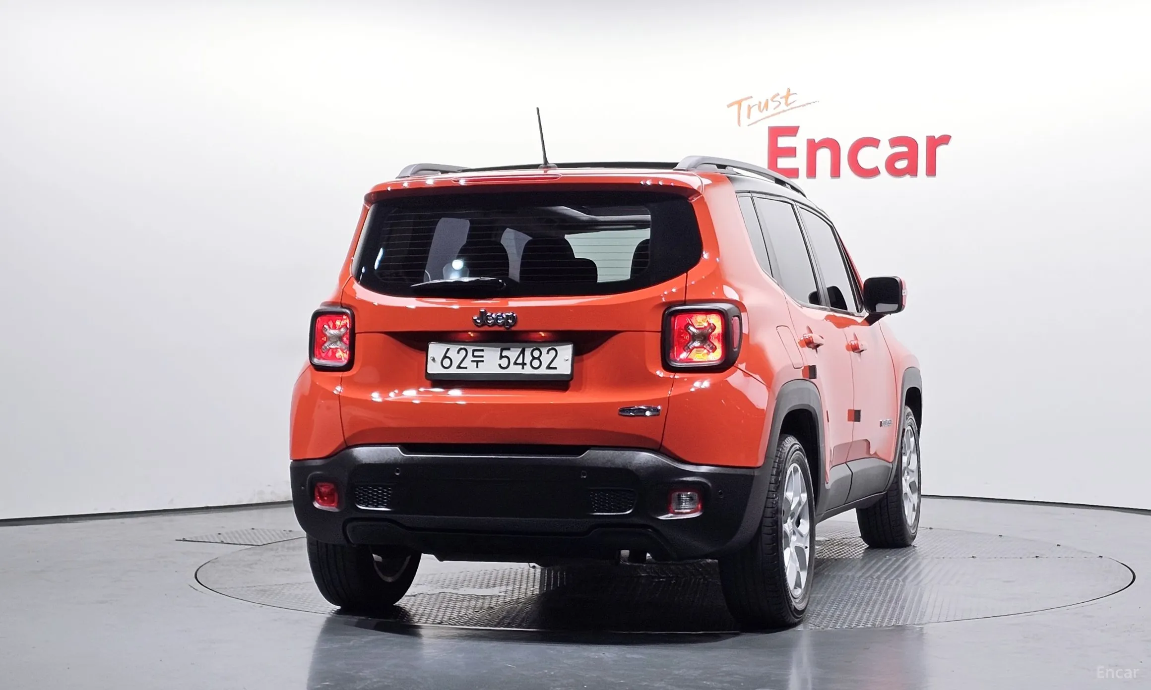 Jeep Renegade превью 4