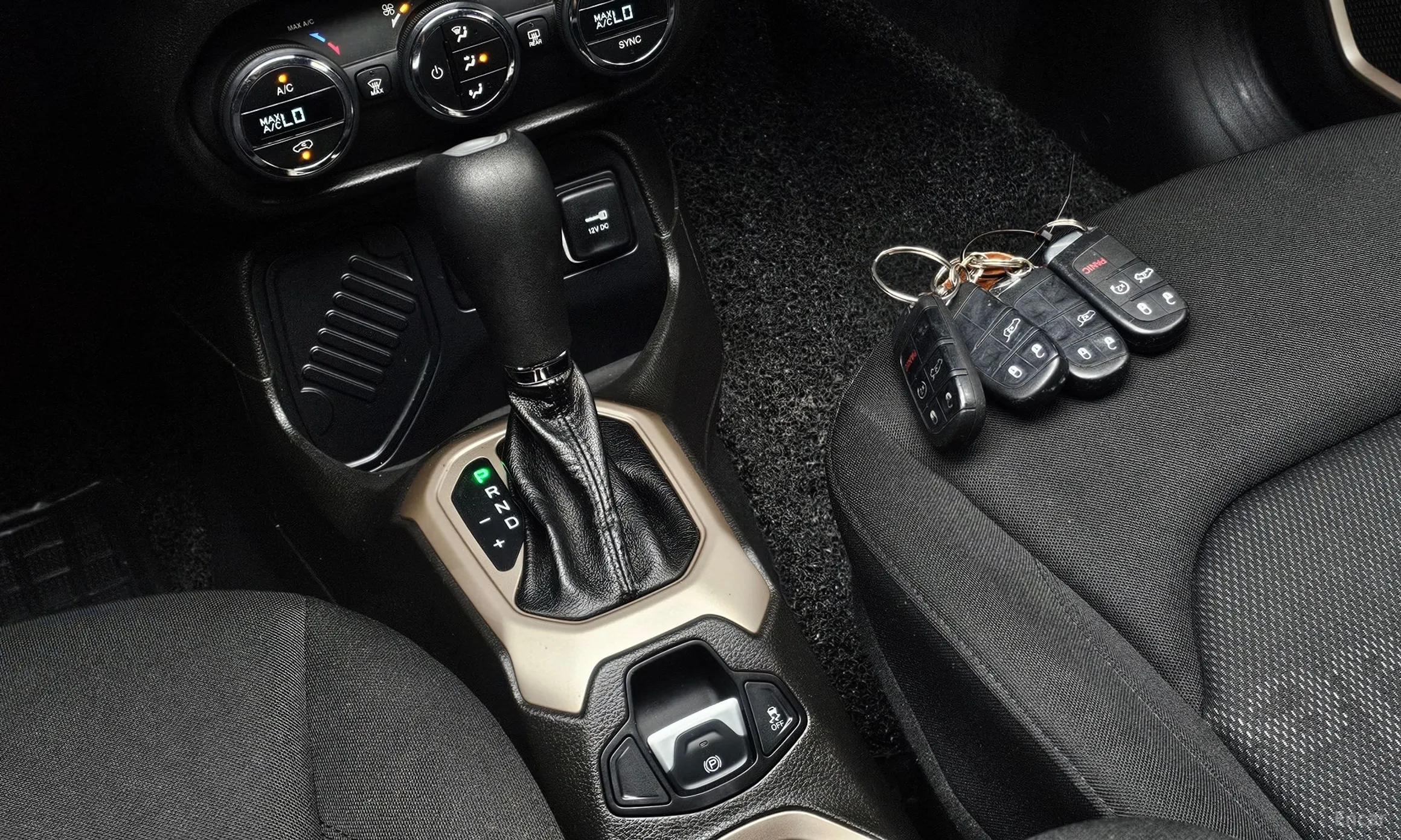 Jeep Renegade превью 9