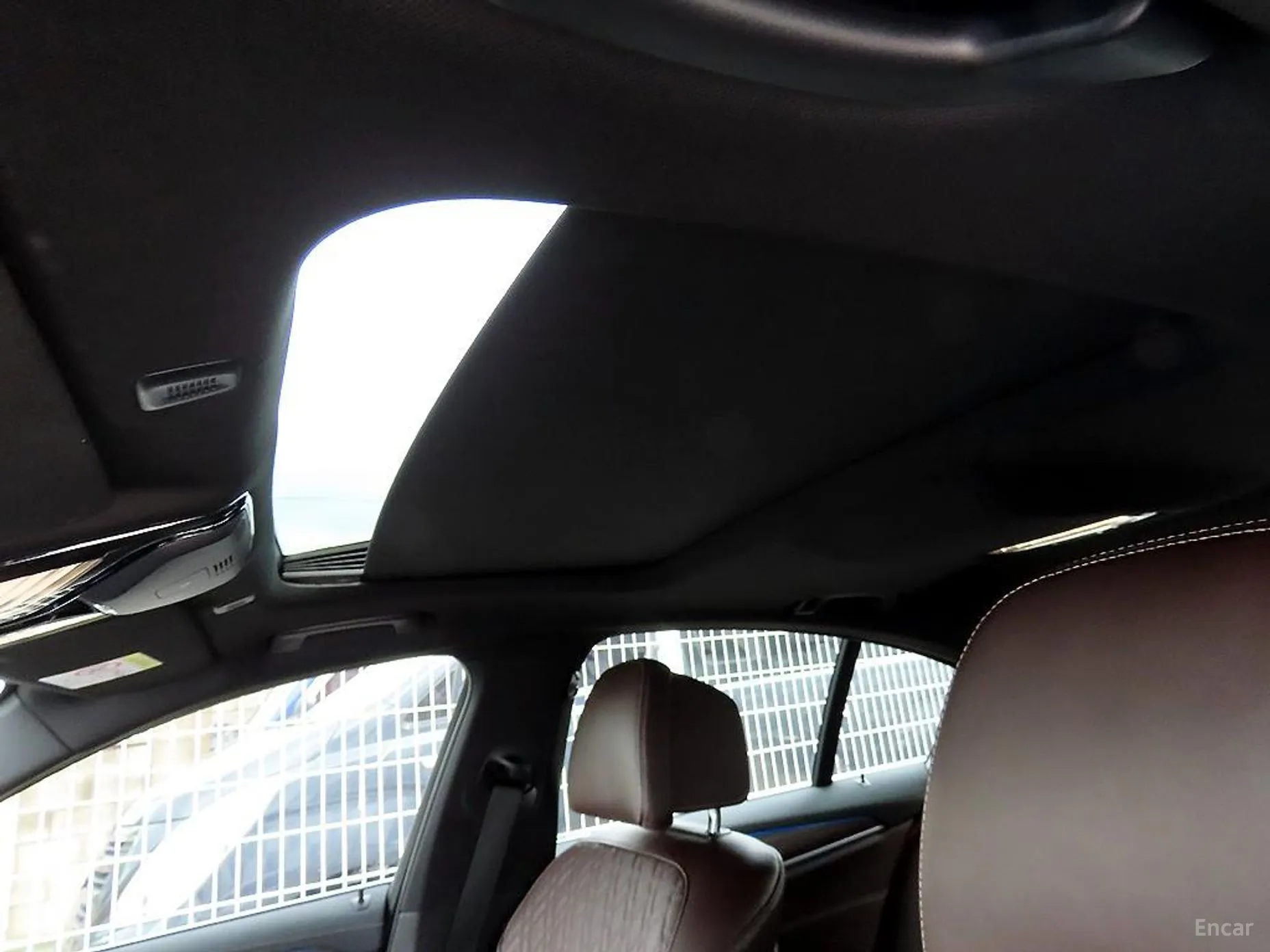 BMW 5 Series (G30) превью 12