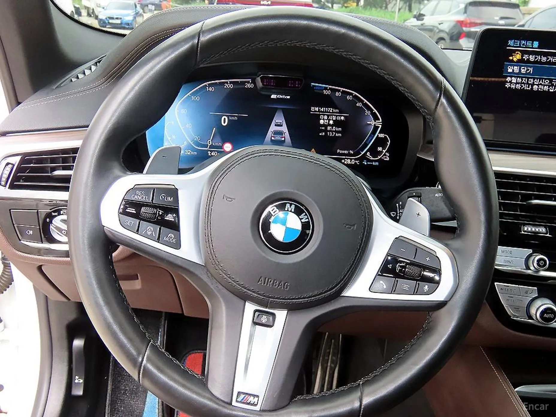 BMW 5 Series (G30) превью 13