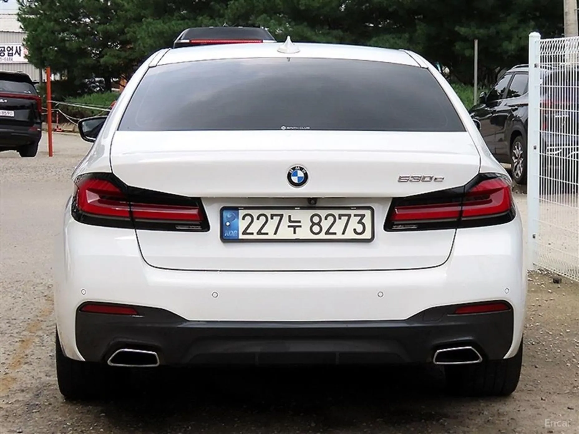 BMW 5 Series (G30) превью 4