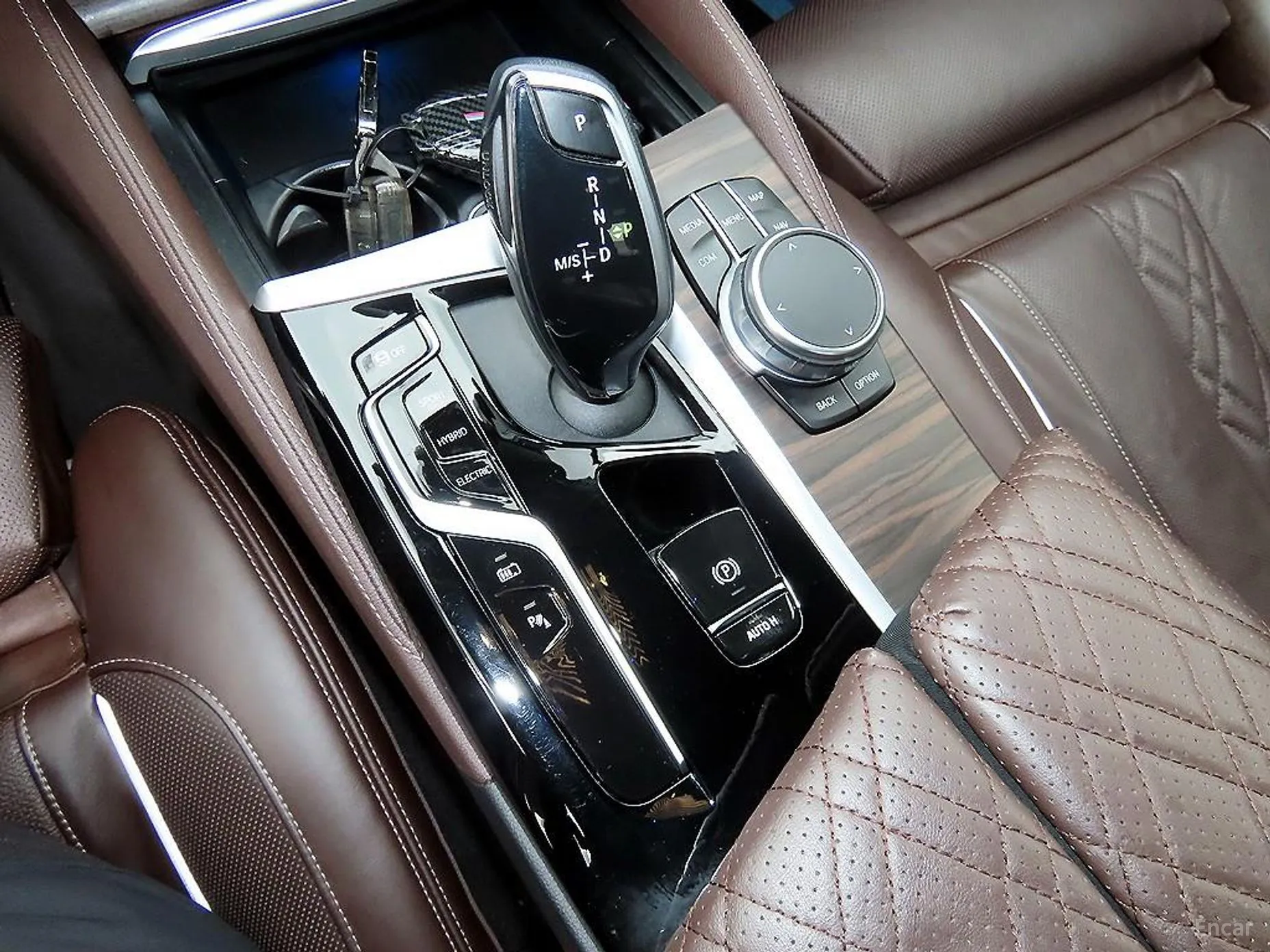 BMW 5 Series (G30) превью 9