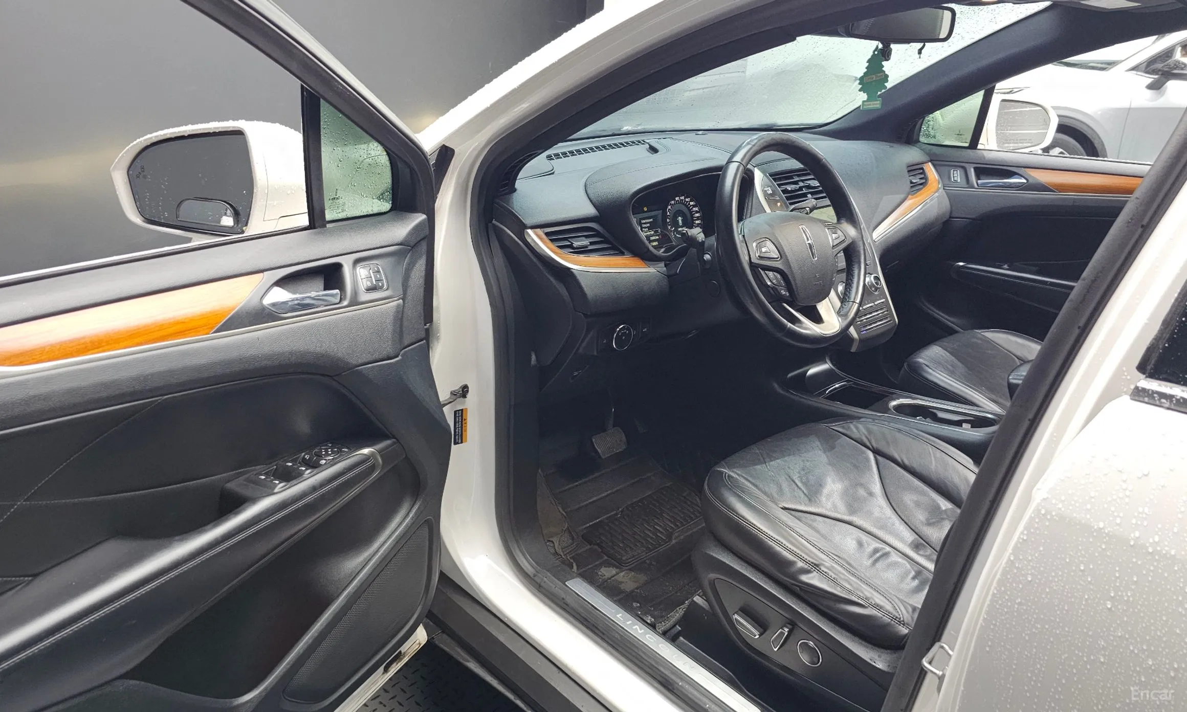 Lincoln MKC превью 10
