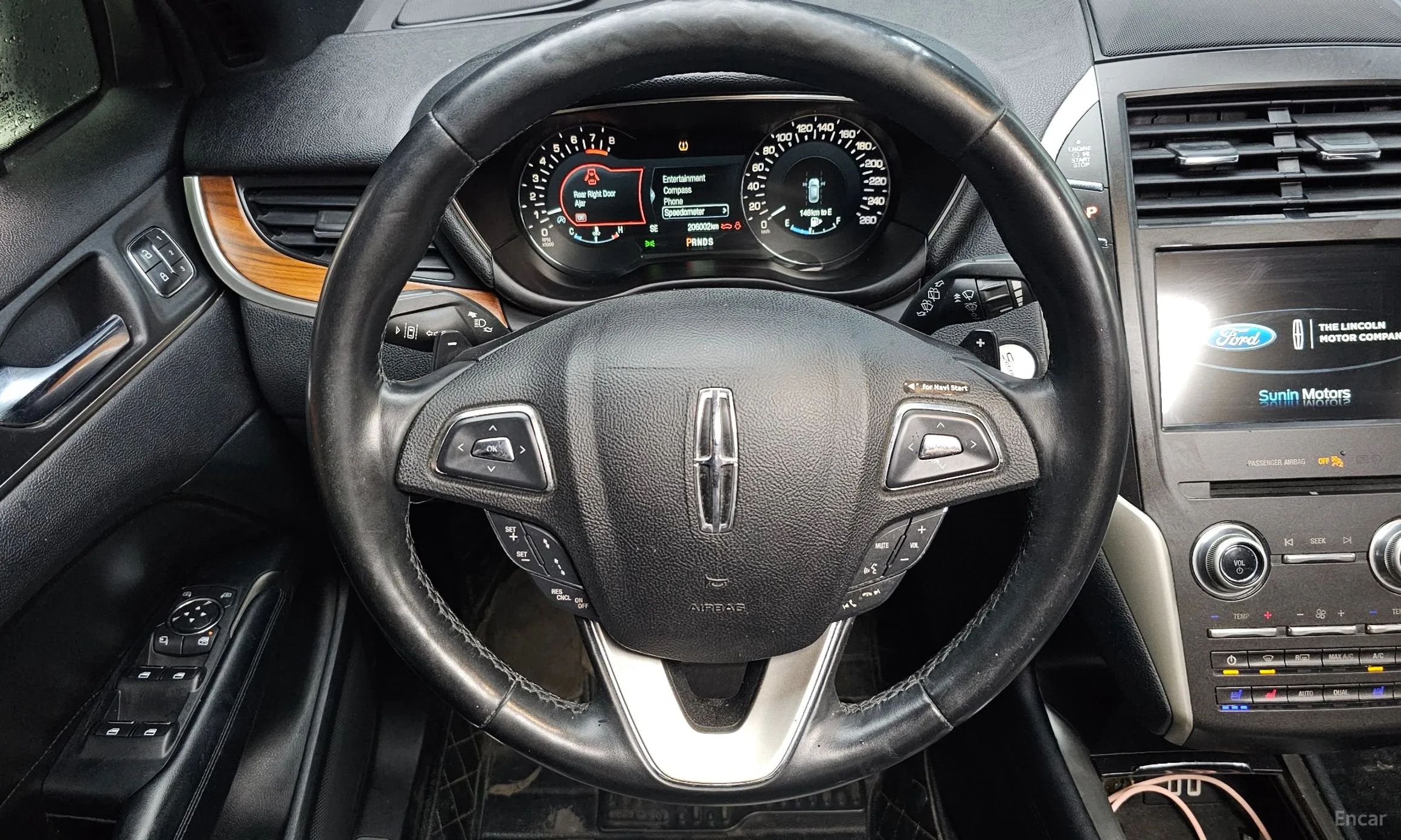 Lincoln MKC превью 12