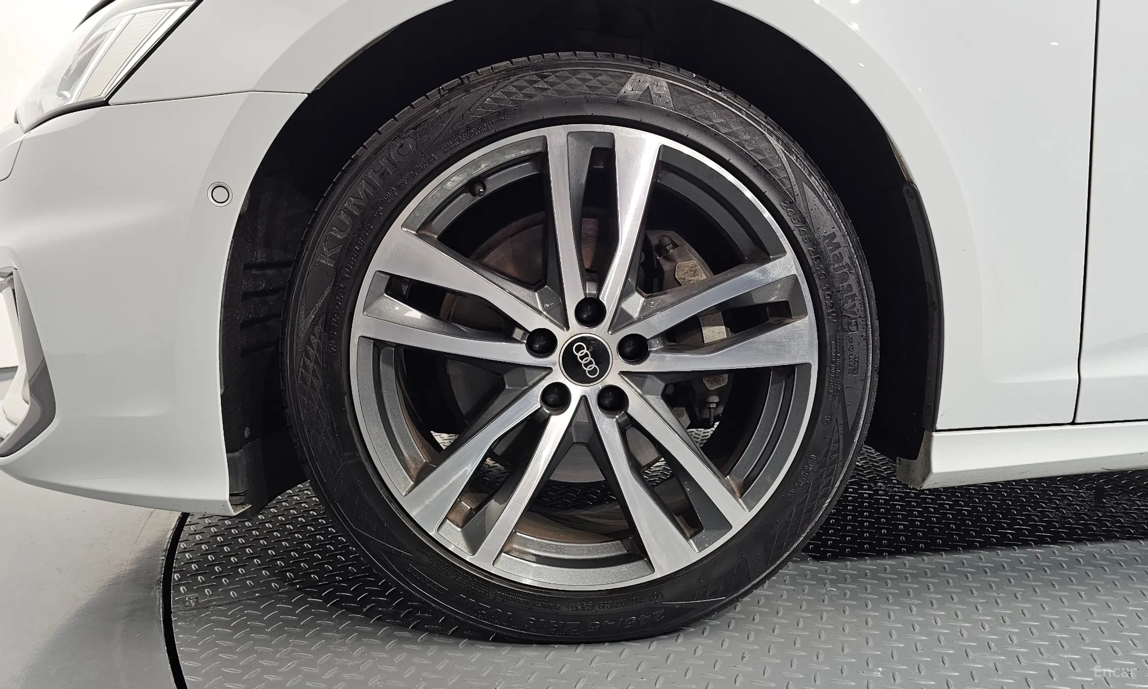 Audi A6 (C8) превью 5