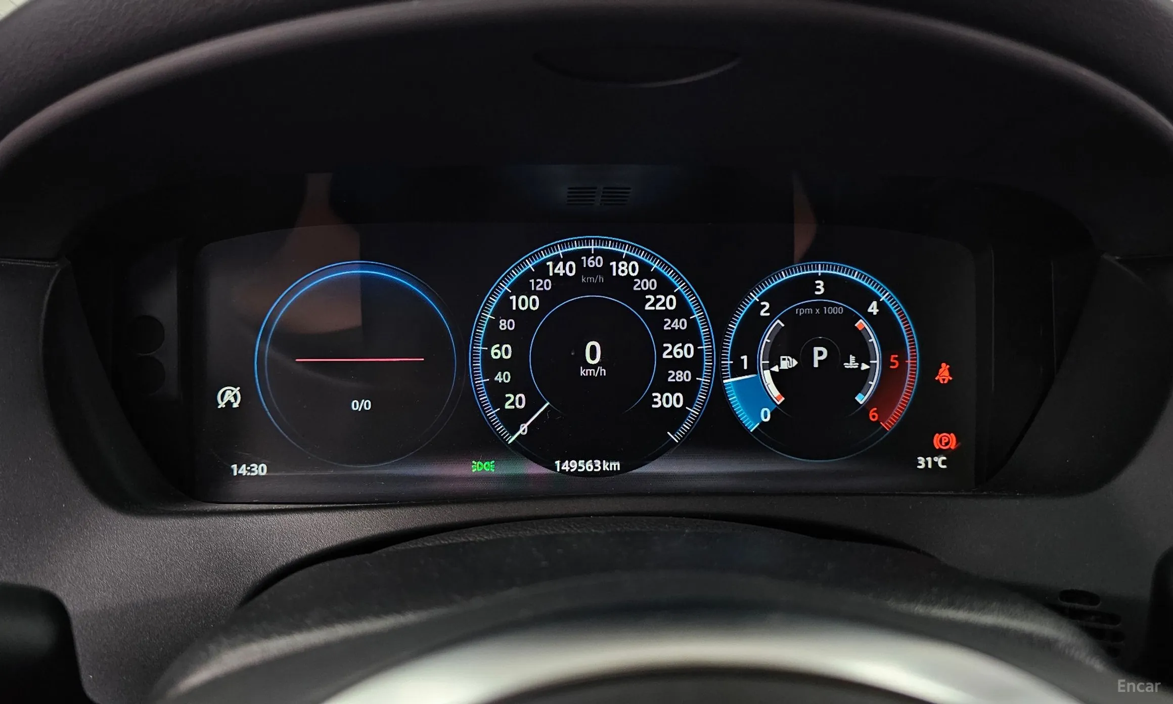 Jaguar XE превью 8