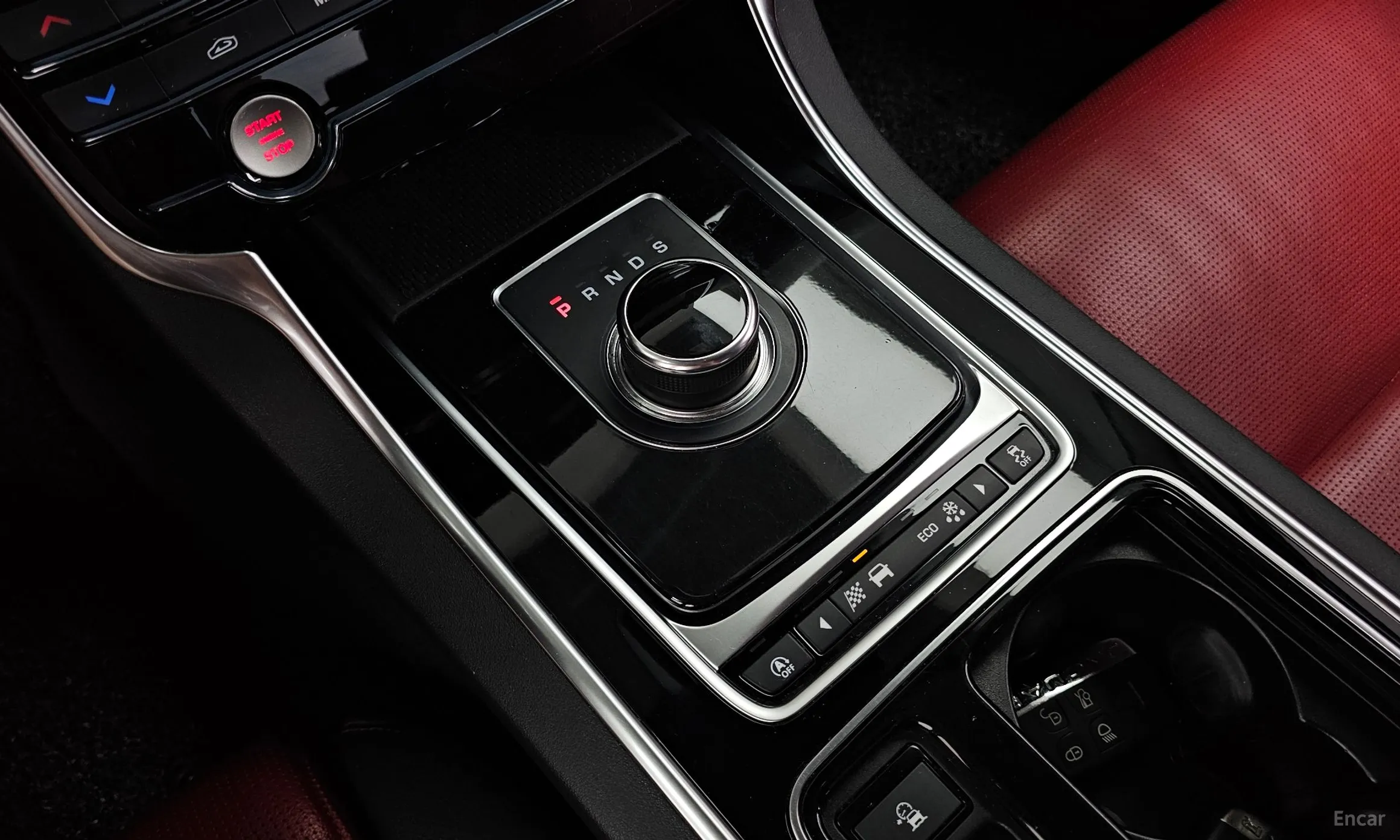 Jaguar XE превью 9